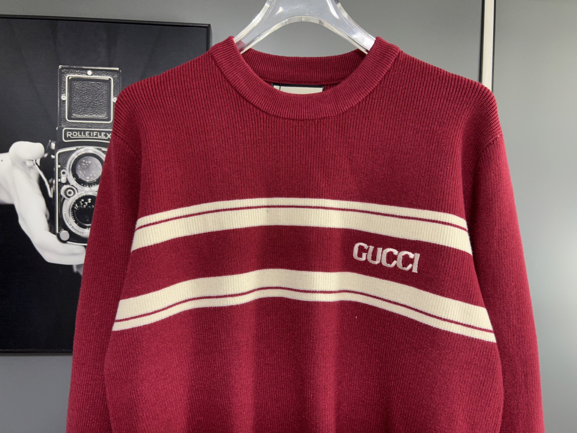 Gucci高仿男士針織毛衣 酒紅白線條復古風格LOGO款| 9 Gucci高仿男士針織毛衣 酒紅白線條復古風格LOGO款