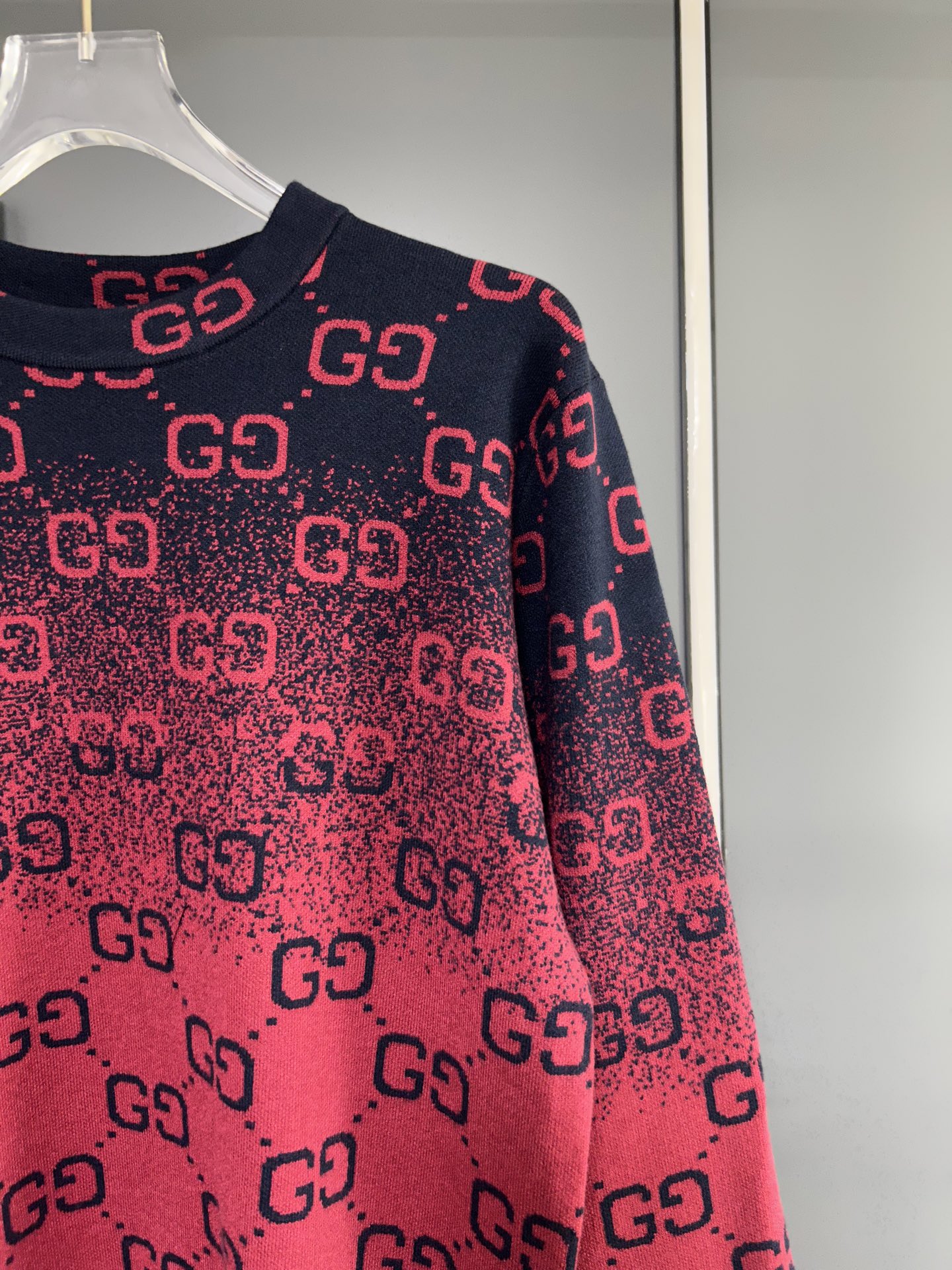 Gucci一比一針織毛衣 黑色條紋經典Logo設計款| 13 Gucci一比一針織毛衣 黑色條紋經典Logo設計款