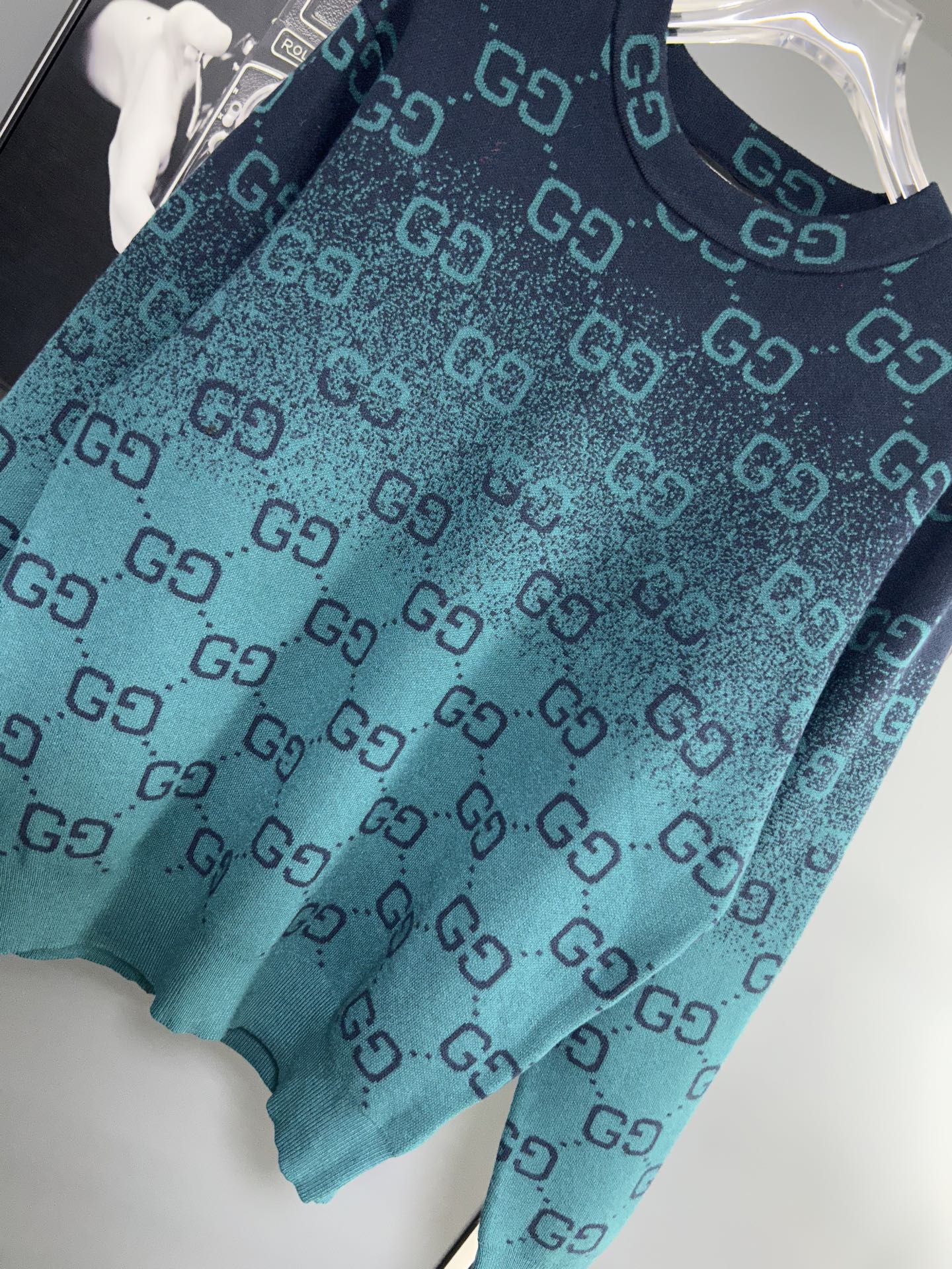 Gucci高仿男士漸層針織毛衣 GG滿版紅黑設計潮流款| 11 Gucci高仿男士漸層針織毛衣 GG滿版紅黑設計潮流款