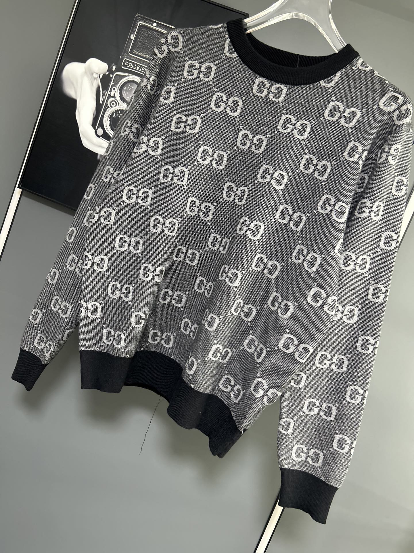 Gucci高仿男士毛衣 GG銀灰漸層設計潮流針織版型| 13 Gucci高仿男士毛衣 GG銀灰漸層設計潮流針織版型