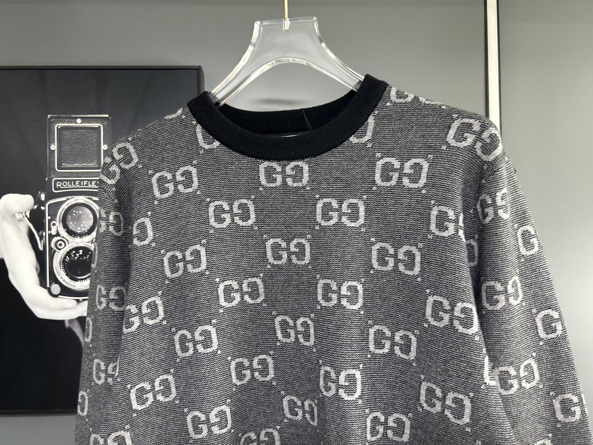 Gucci高仿男士毛衣 GG銀灰漸層設計潮流針織版型| 12 Gucci高仿男士毛衣 GG銀灰漸層設計潮流針織版型