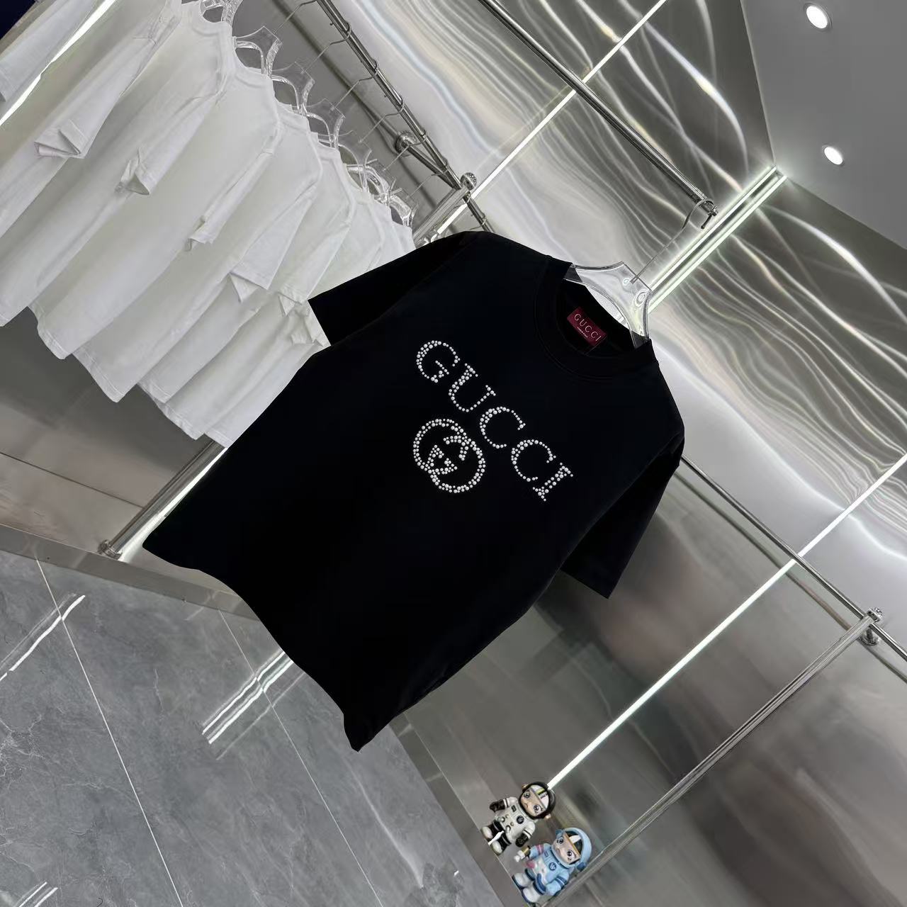 Gucci A貨男士短袖 經典字母LOGO鑽石點綴黑T 奢感升級| 12 Gucci A貨男士短袖 經典字母LOGO鑽石點綴黑T 奢感升級