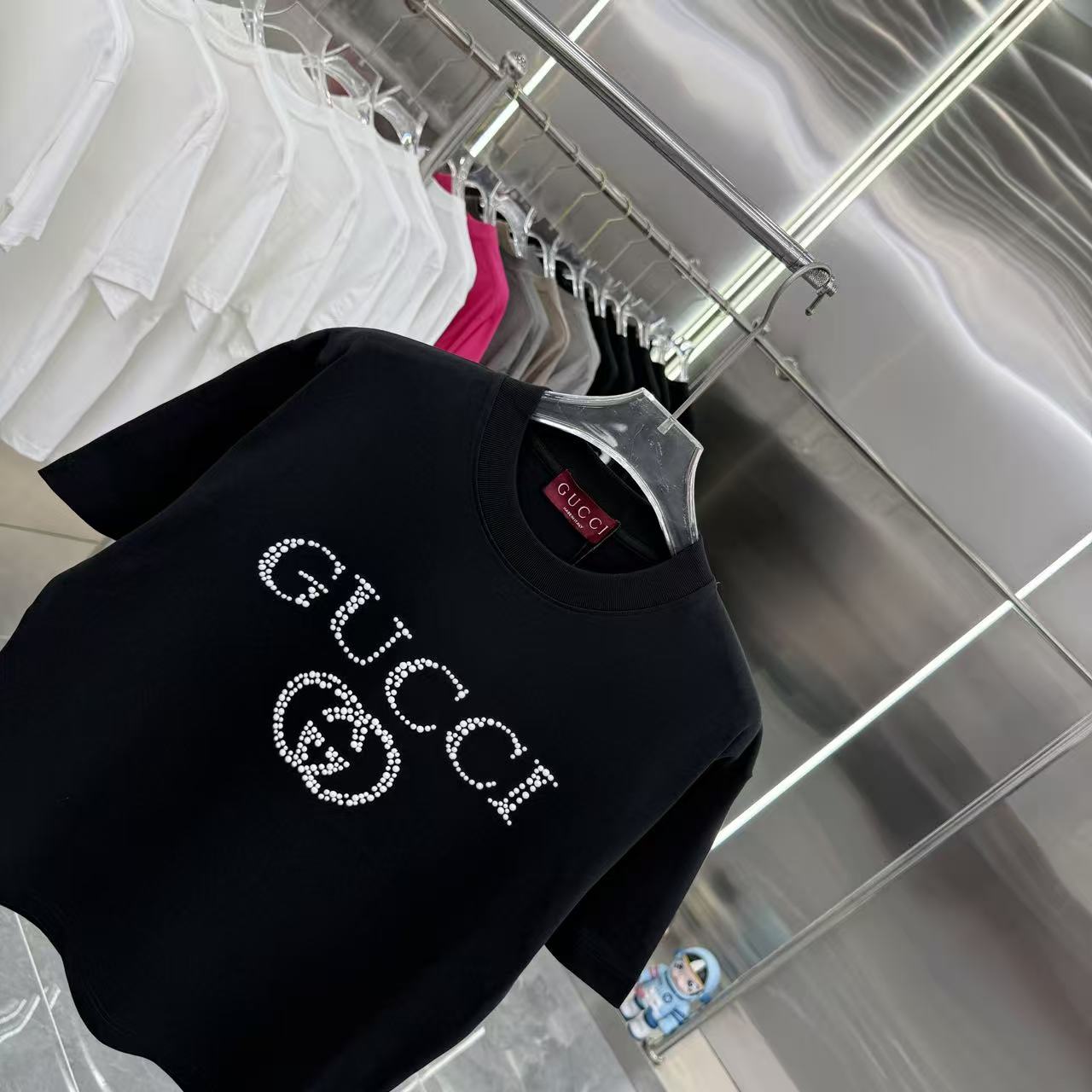 Gucci A貨男士短袖 經典字母LOGO鑽石點綴黑T 奢感升級| 11 Gucci A貨男士短袖 經典字母LOGO鑽石點綴黑T 奢感升級