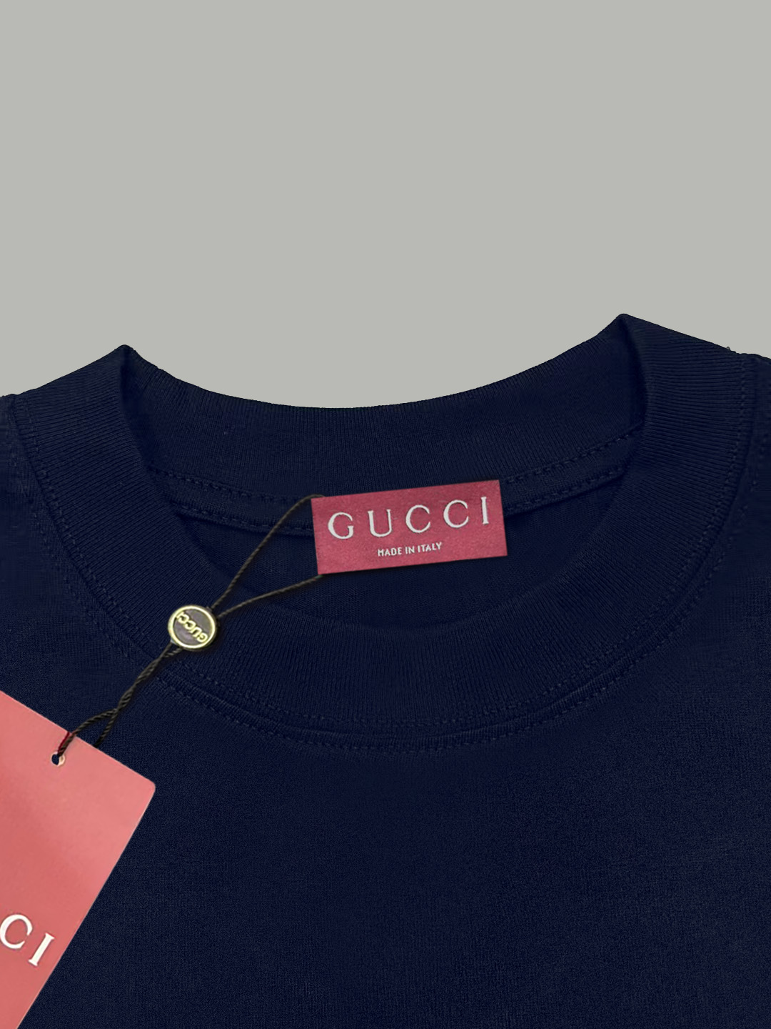 Gucci 高仿男士短袖 深藍帆船設計款 休閒都會風首選單品| 13 Gucci 高仿男士短袖 深藍帆船設計款 休閒都會風首選單品