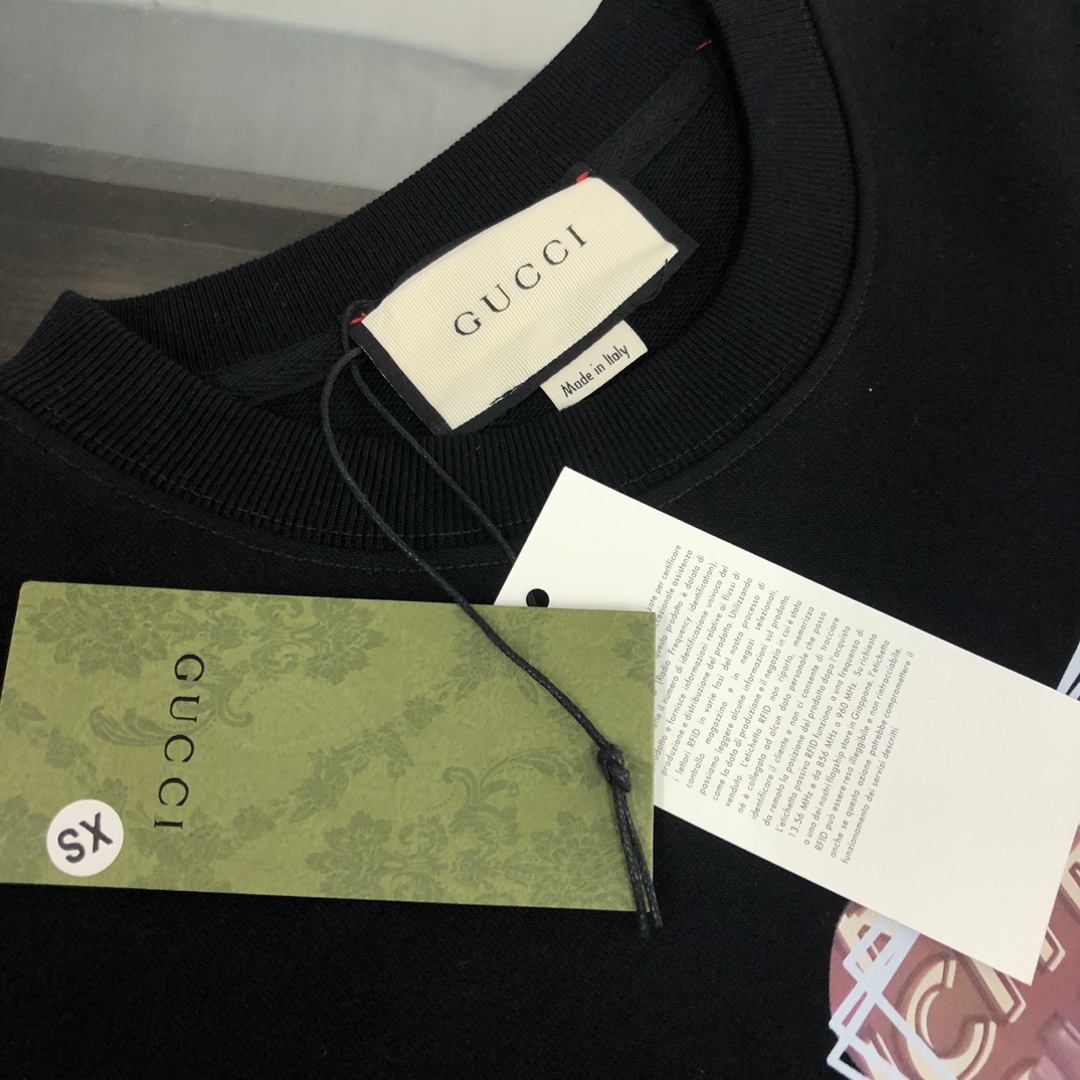 Gucci 原單男款黑色長袖 印花拼貼圖案圓領設計 潮感藝術風| 11 Gucci 原單男款黑色長袖 印花拼貼圖案圓領設計 潮感藝術風