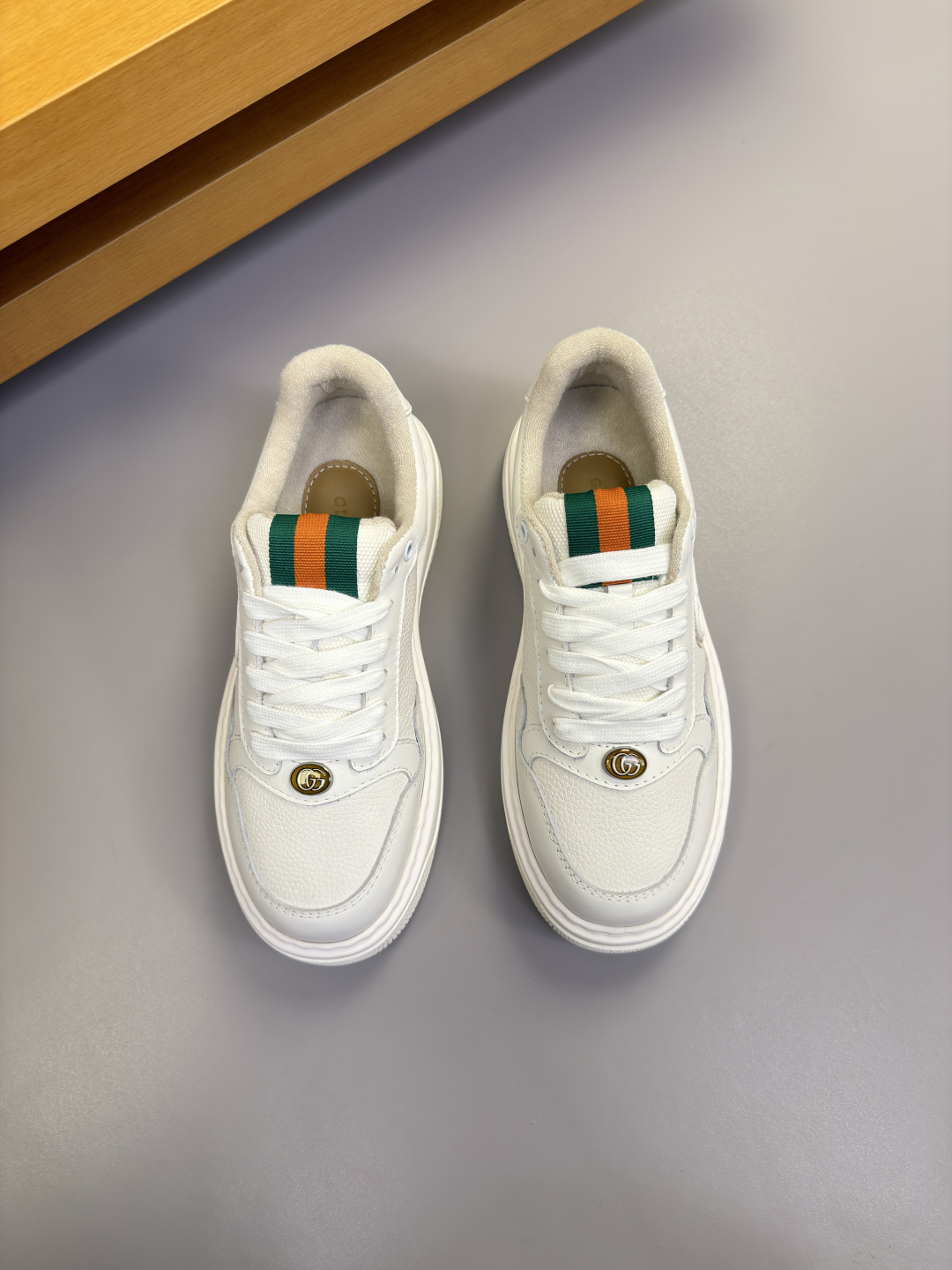 Gucci高仿男鞋 全白織帶LOGO設計款 氣質清爽百搭| 14 Gucci高仿男鞋 全白織帶LOGO設計款 氣質清爽百搭