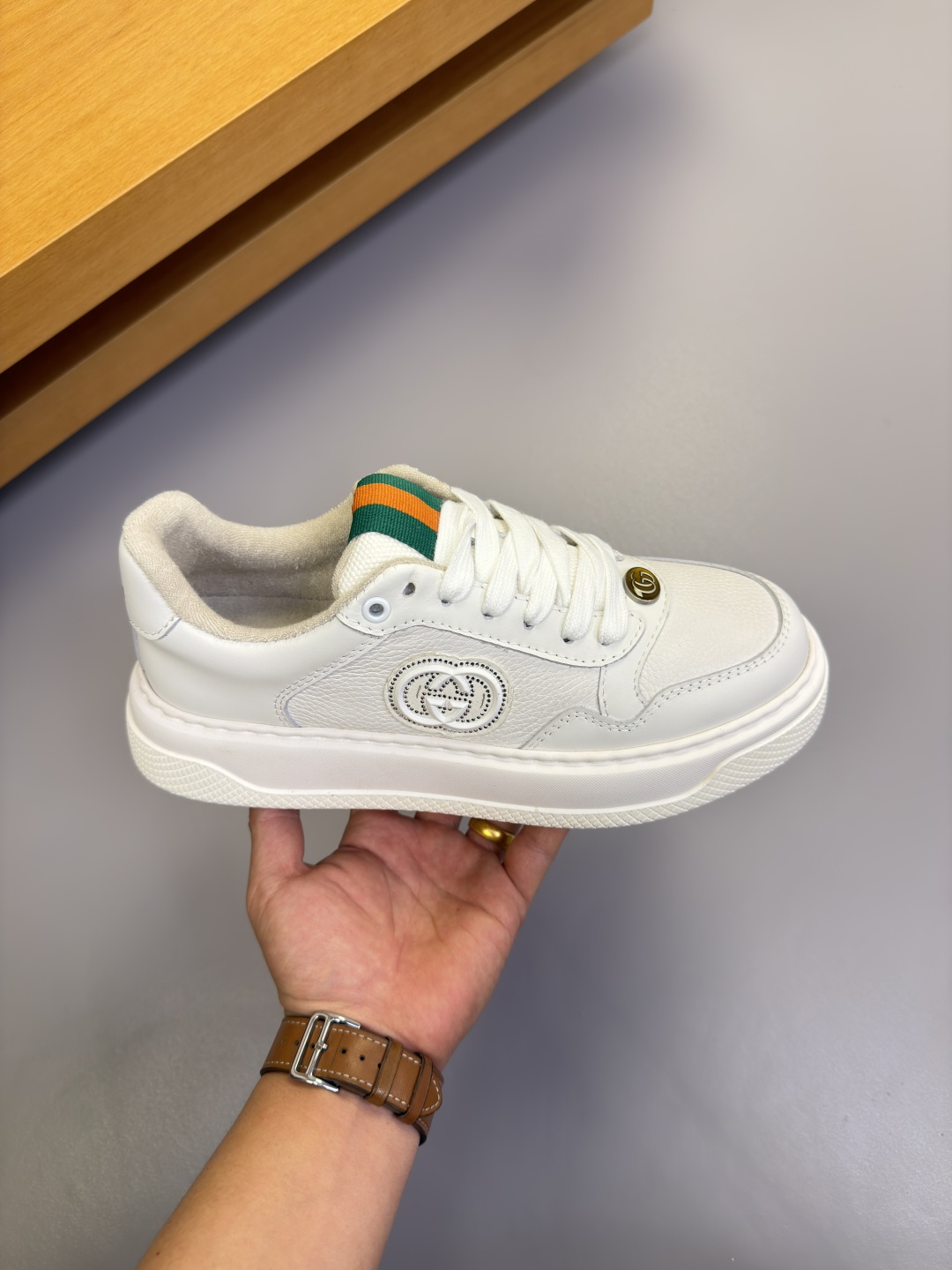 Gucci高仿男鞋 全白織帶LOGO設計款 氣質清爽百搭| 13 Gucci高仿男鞋 全白織帶LOGO設計款 氣質清爽百搭