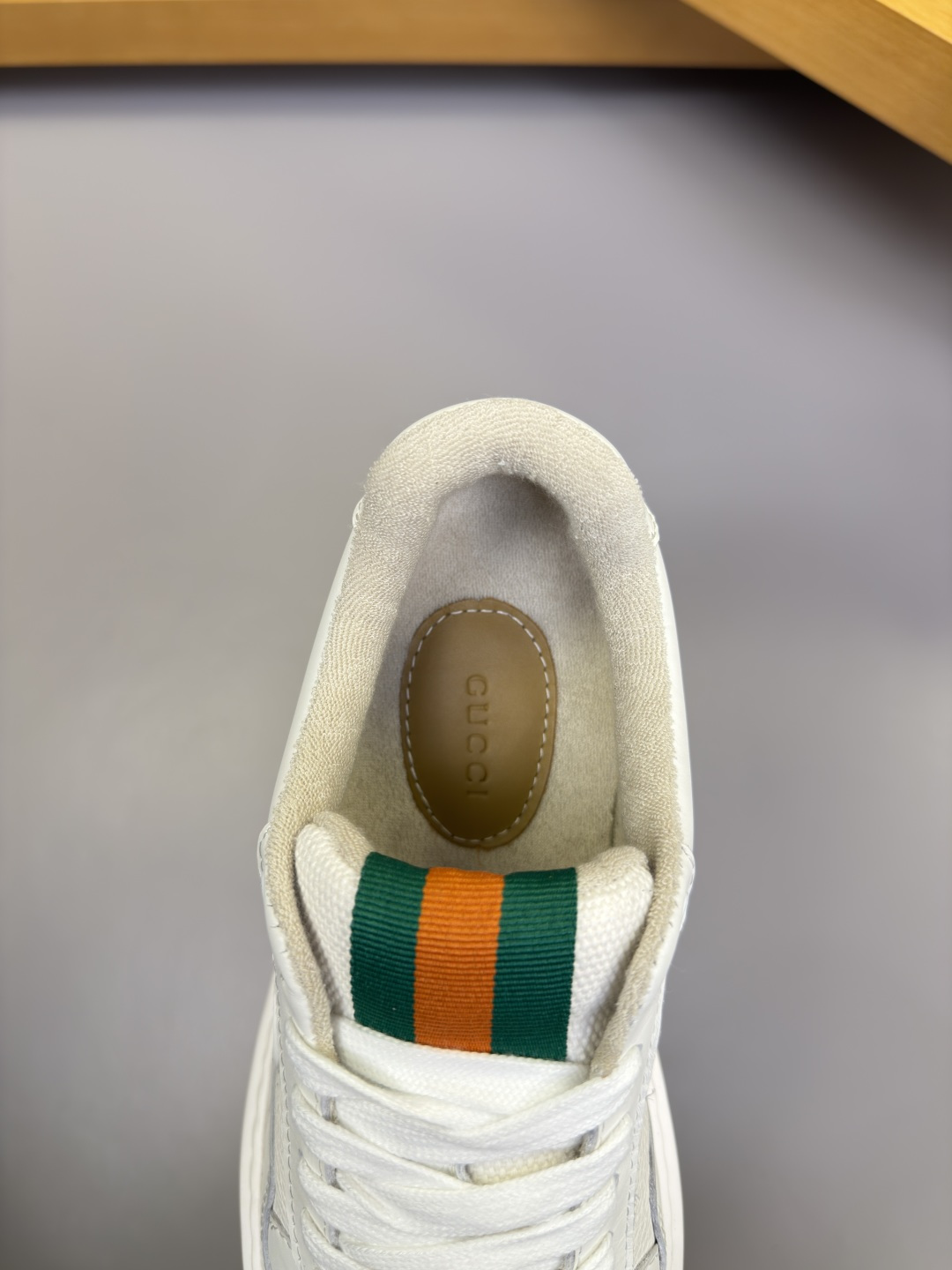 Gucci高仿男鞋 全白織帶LOGO設計款 氣質清爽百搭| 9 Gucci高仿男鞋 全白織帶LOGO設計款 氣質清爽百搭