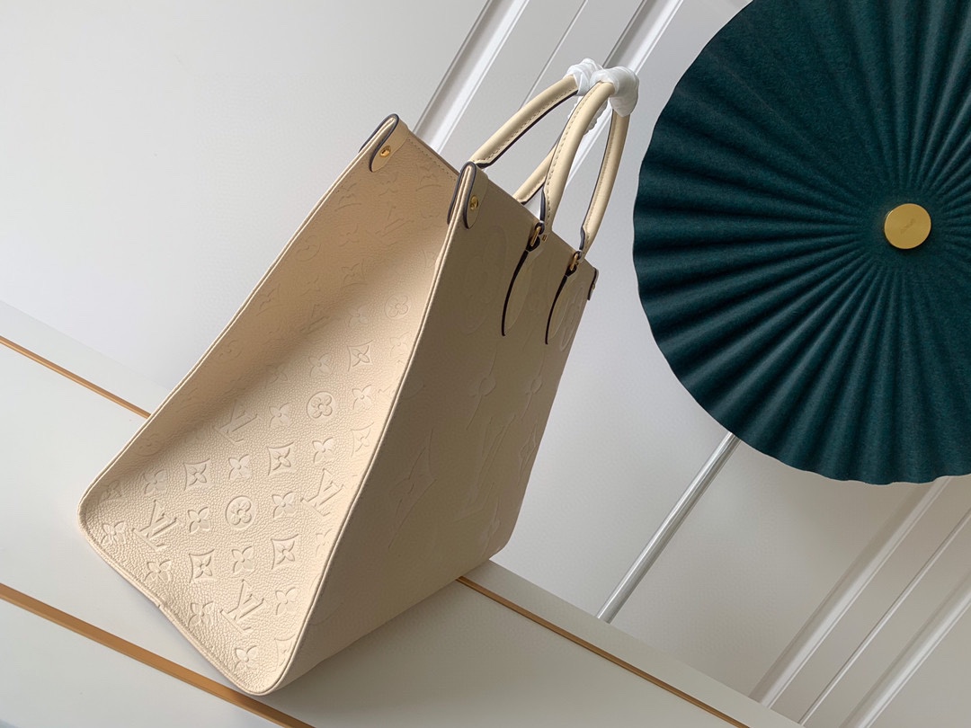 LV A貨女款托特包米白立體壓紋簡約耐看通勤大容量| 14 LV A貨女款托特包米白立體壓紋簡約耐看通勤大容量