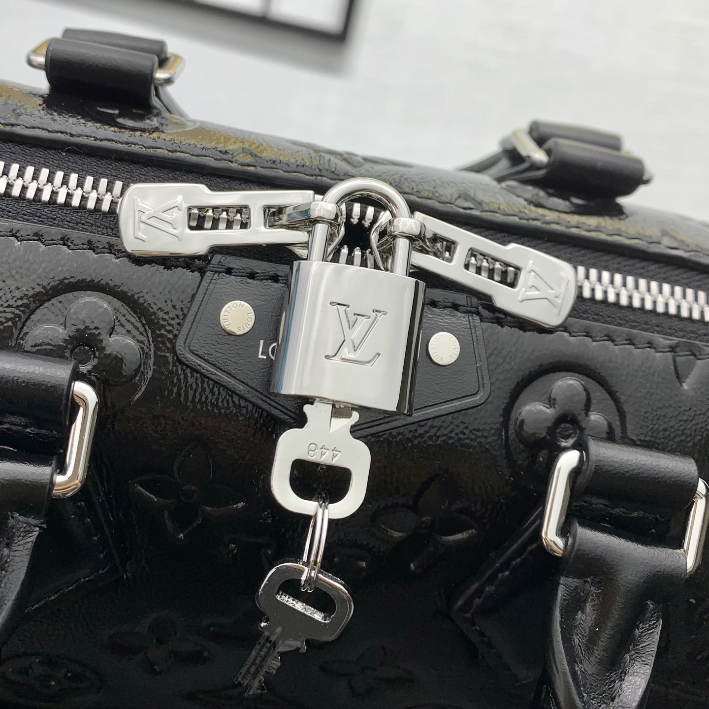 LV 黑色壓紋鏈條手提包 高仿 Monogram 迷你波士頓款| 9 LV 黑色壓紋鏈條手提包 高仿 Monogram 迷你波士頓款