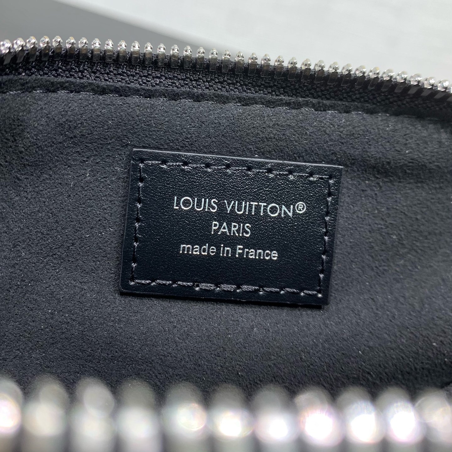 LV 黑色壓紋鏈條包 高仿 迷你手提斜背款| 10 LV 黑色壓紋鏈條包 高仿 迷你手提斜背款