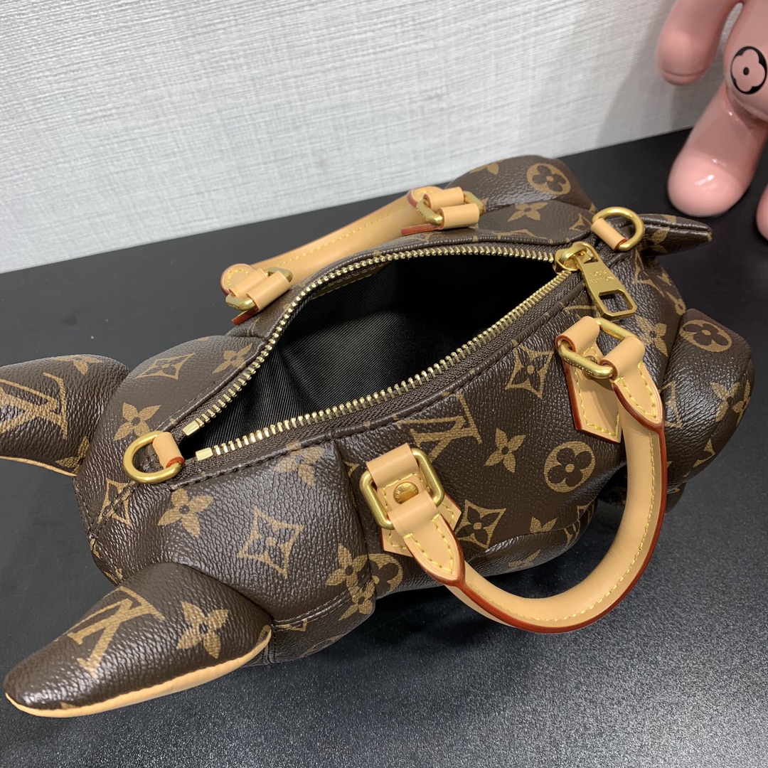 LV 狗狗造型單肩包 高仿 Monogram 創意玩偶包款| 12 LV 狗狗造型單肩包 高仿 Monogram 創意玩偶包款