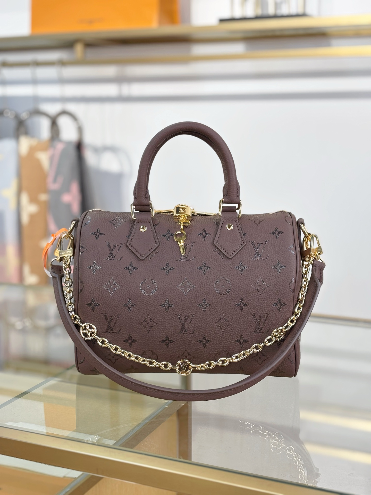 LV Monogram 小牛皮金扣小號手提包 高仿刺繡花吊飾裝飾款| 12 LV Monogram 小牛皮金扣小號手提包 高仿刺繡花吊飾裝飾款