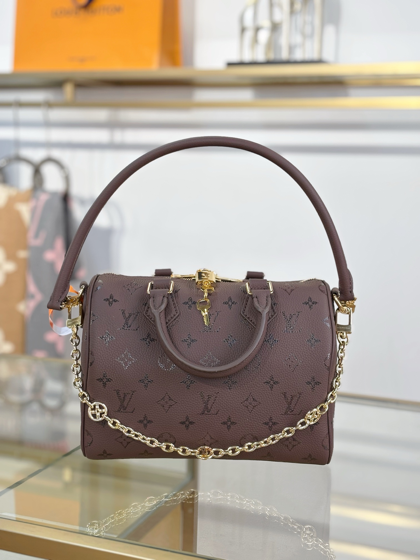LV Monogram 小牛皮金扣小號手提包 高仿刺繡花吊飾裝飾款| 11 LV Monogram 小牛皮金扣小號手提包 高仿刺繡花吊飾裝飾款