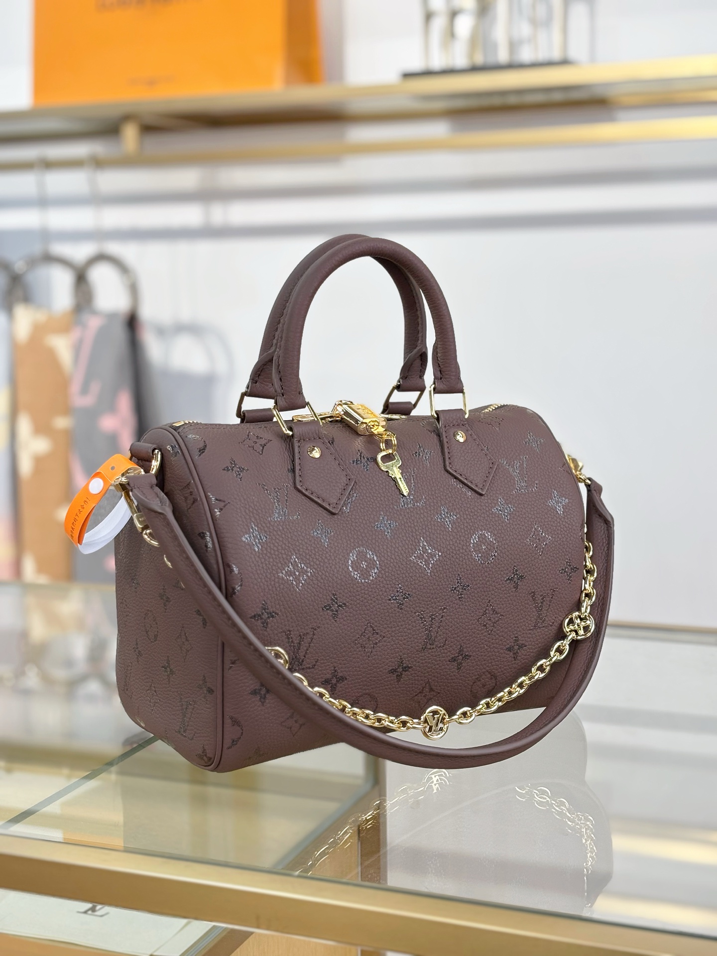 LV Monogram 小牛皮金扣小號手提包 高仿刺繡花吊飾裝飾款| 10 LV Monogram 小牛皮金扣小號手提包 高仿刺繡花吊飾裝飾款
