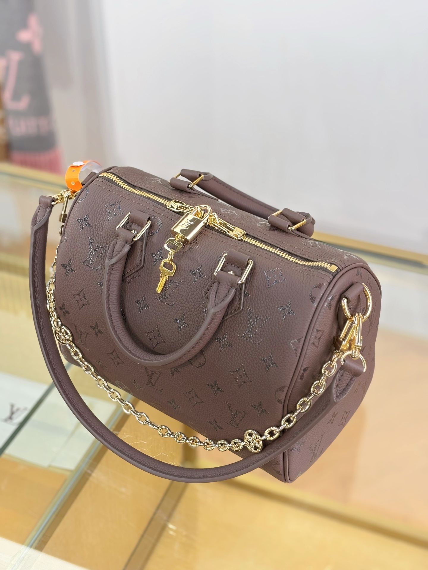 LV Monogram 小牛皮金扣小號手提包 高仿刺繡花吊飾裝飾款| 9 LV Monogram 小牛皮金扣小號手提包 高仿刺繡花吊飾裝飾款