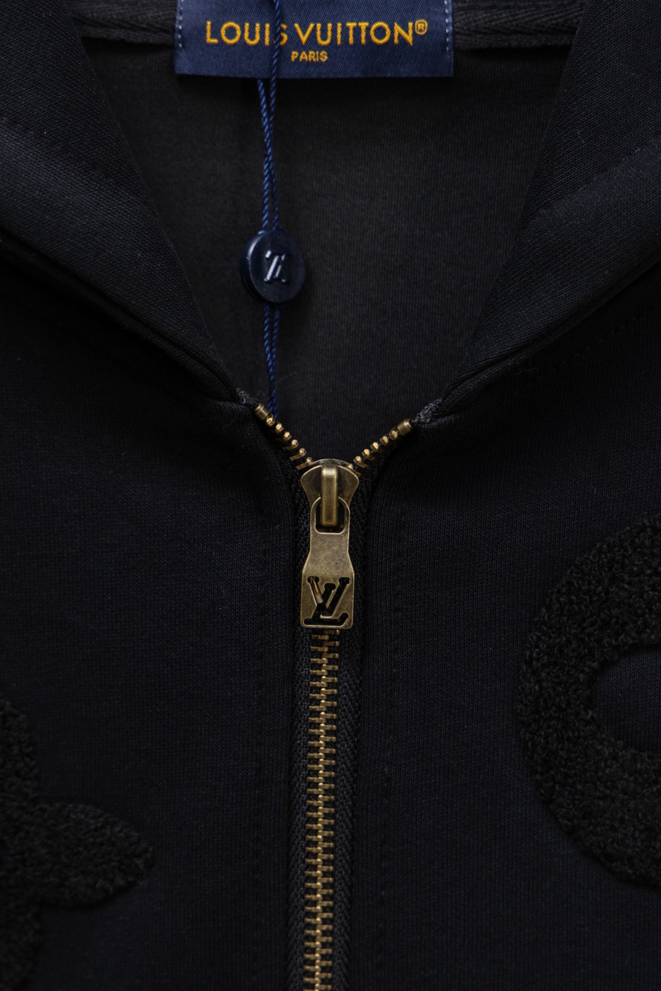 LV一比一滿版老花連帽外套 全黑立體刺繡低調設計| 11 LV一比一滿版老花連帽外套 全黑立體刺繡低調設計