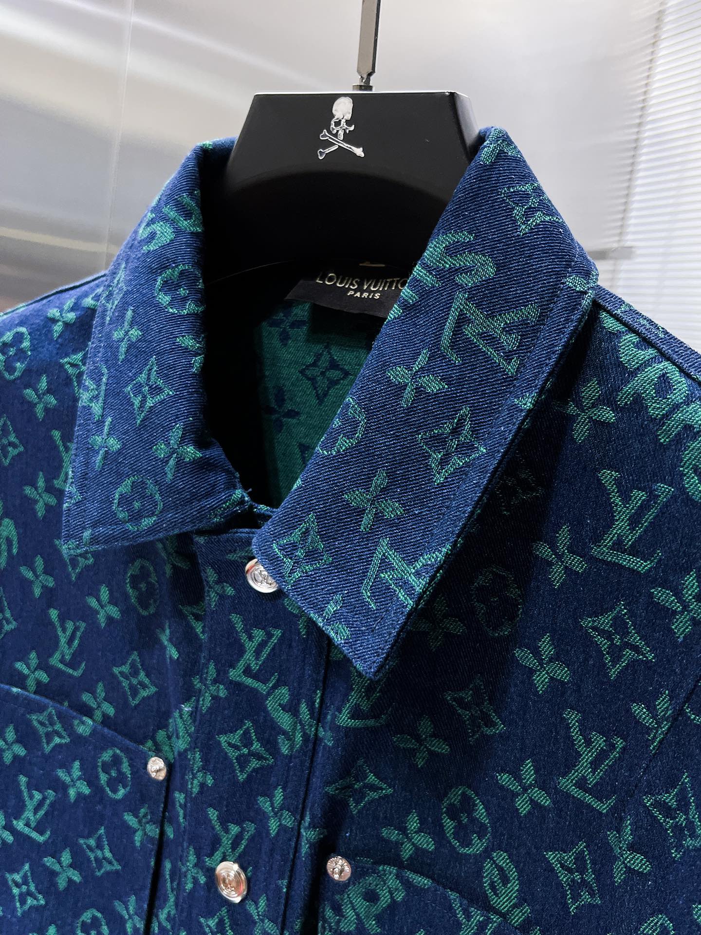 LV一比一Supreme聯名款老花丹寧外套 雙色選擇潮流單品| 11 LV一比一Supreme聯名款老花丹寧外套 雙色選擇潮流單品