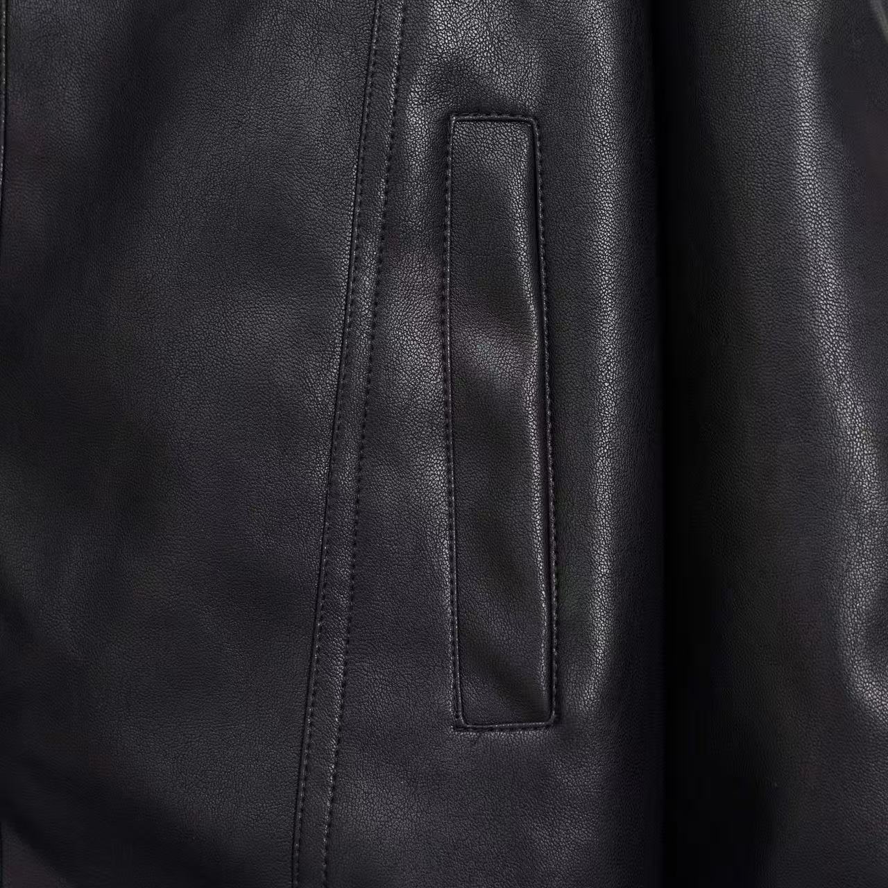 LV A貨皮革牛仔外套 男士黑色壓印LOGO皮革拼接款| 10 LV A貨皮革牛仔外套 男士黑色壓印LOGO皮革拼接款