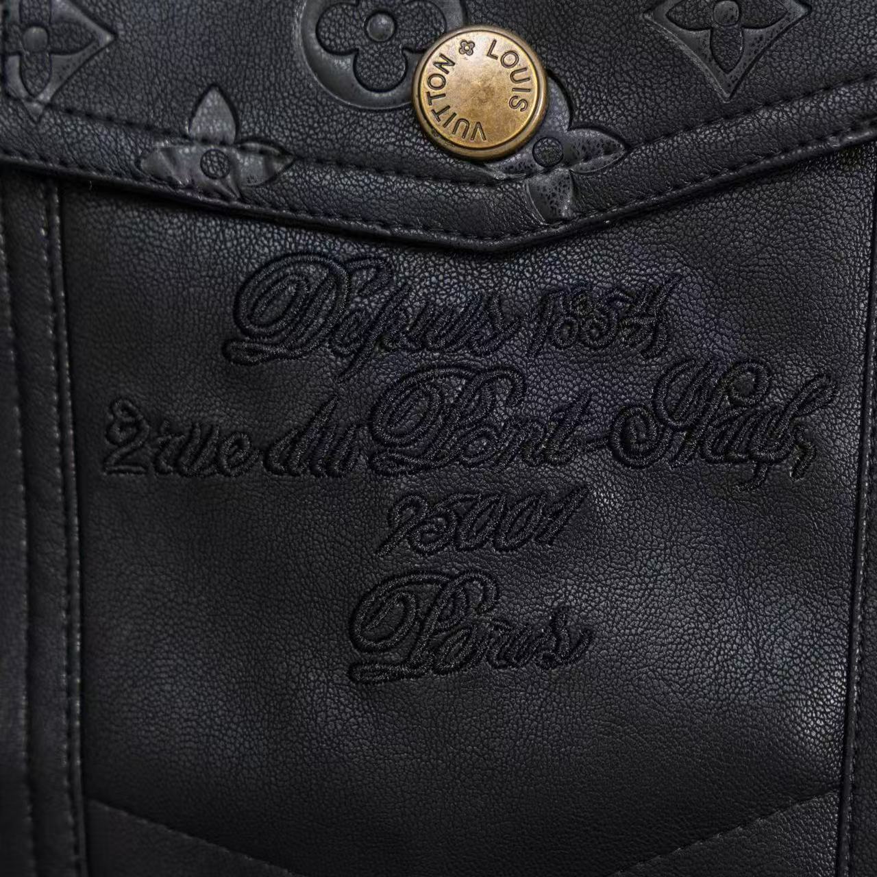 LV A貨皮革牛仔外套 男士黑色壓印LOGO皮革拼接款| 9 LV A貨皮革牛仔外套 男士黑色壓印LOGO皮革拼接款