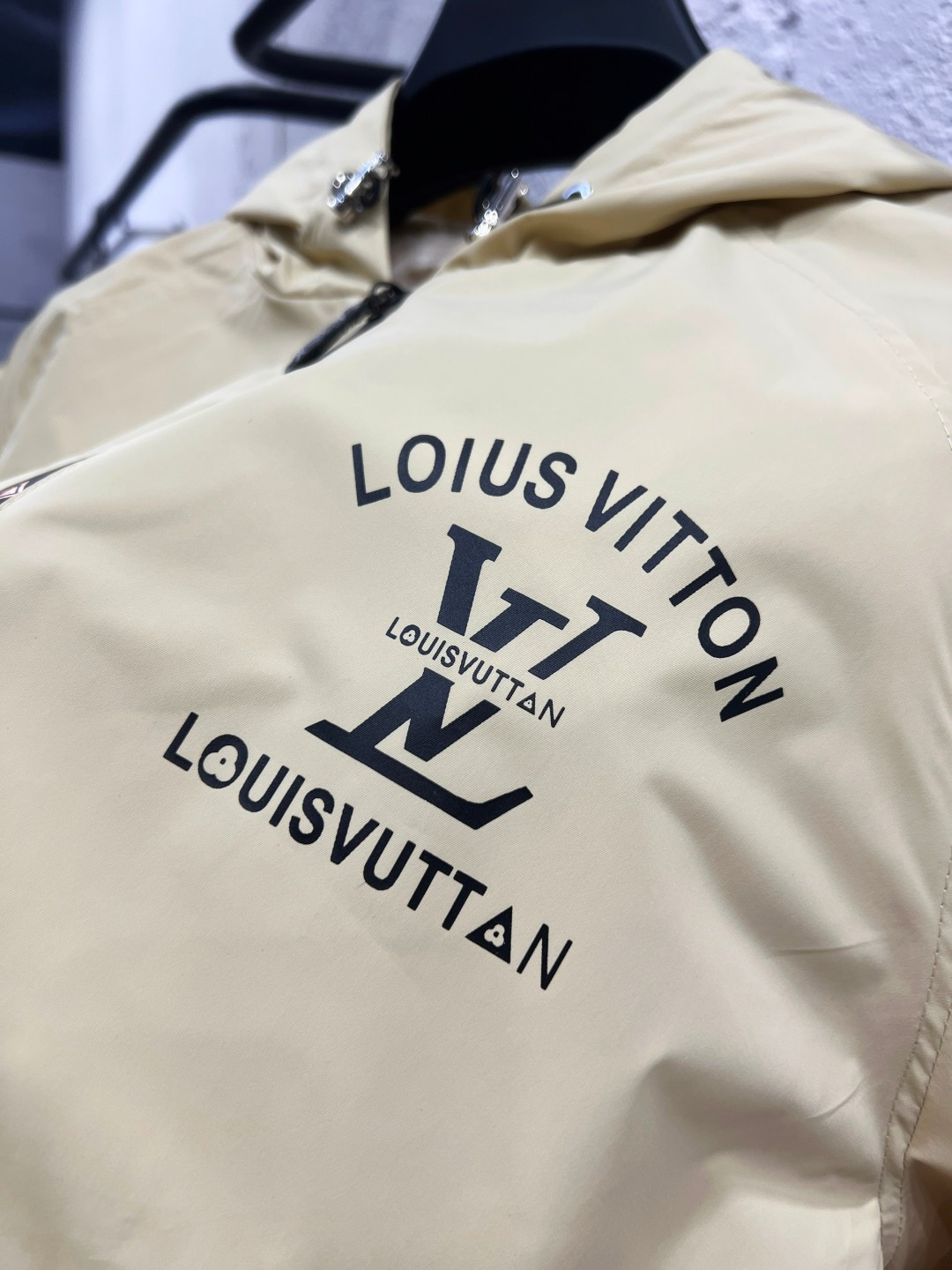 LV一比一男士風衣外套連帽設計素面扣帶簡約風格| 9 LV一比一男士風衣外套連帽設計素面扣帶簡約風格