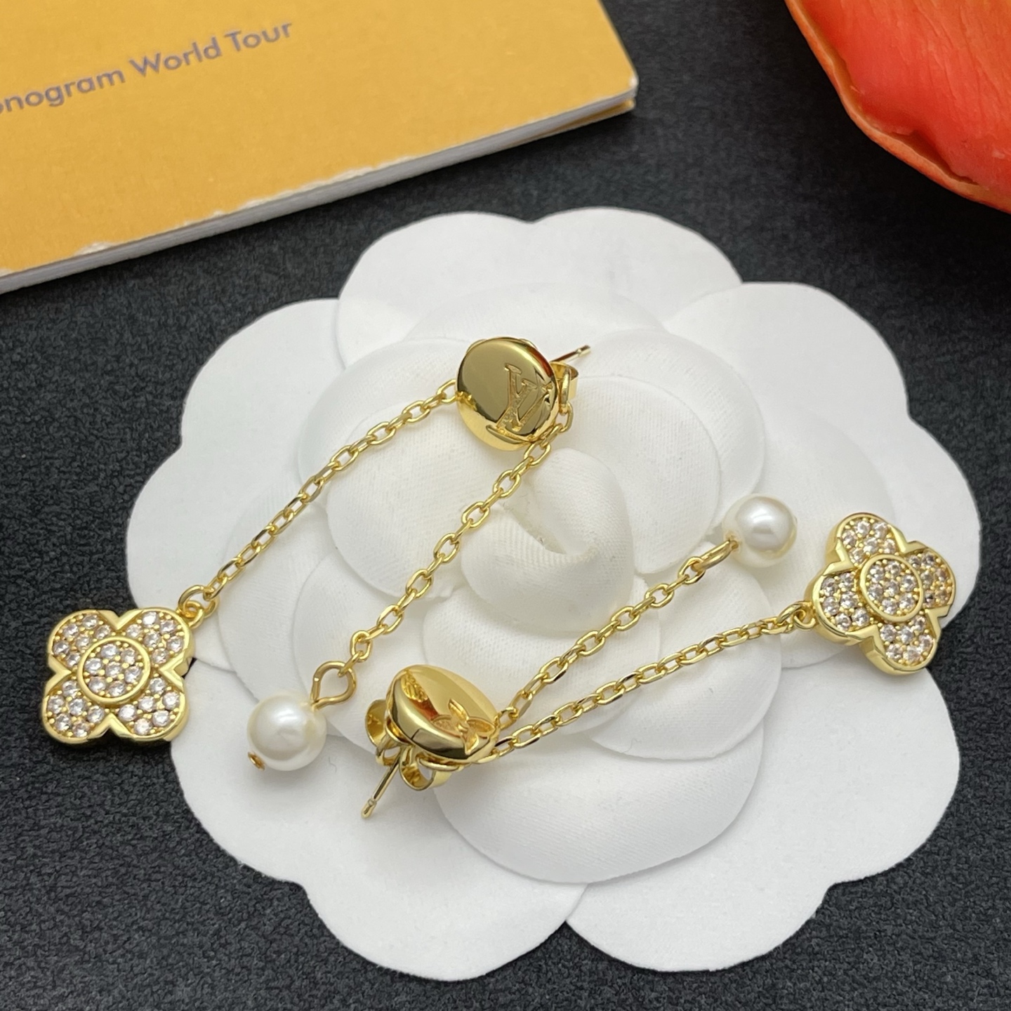 LV原單耳環女款 花卉珍珠造型 金色奢華風格飾品| 11 LV原單耳環女款 花卉珍珠造型 金色奢華風格飾品