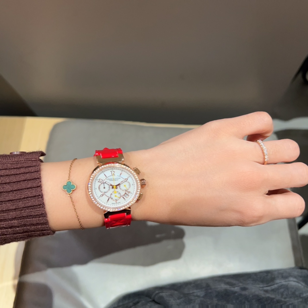 LV高仿女款紅色錶帶計時手錶 百搭日常造型首選| 10 LV高仿女款紅色錶帶計時手錶 百搭日常造型首選