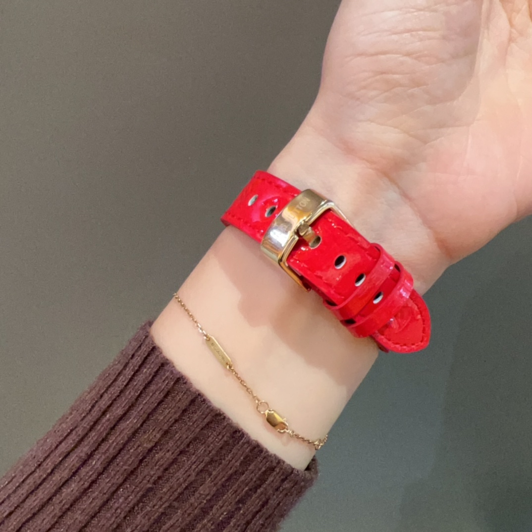 LV高仿女款紅色錶帶計時手錶 百搭日常造型首選| 7 LV高仿女款紅色錶帶計時手錶 百搭日常造型首選