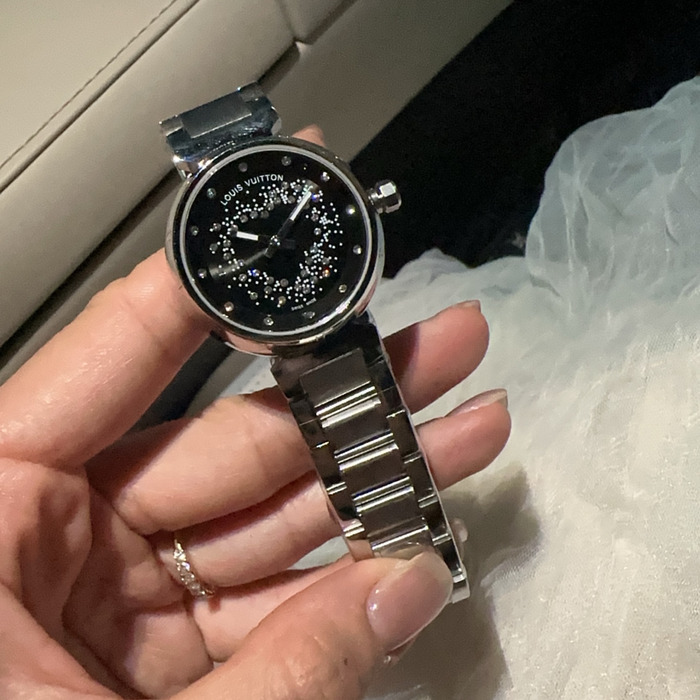 LV高仿鋼帶女錶系列組 黑白雙色設計 多樣風格精品展現| 11 LV高仿鋼帶女錶系列組 黑白雙色設計 多樣風格精品展現