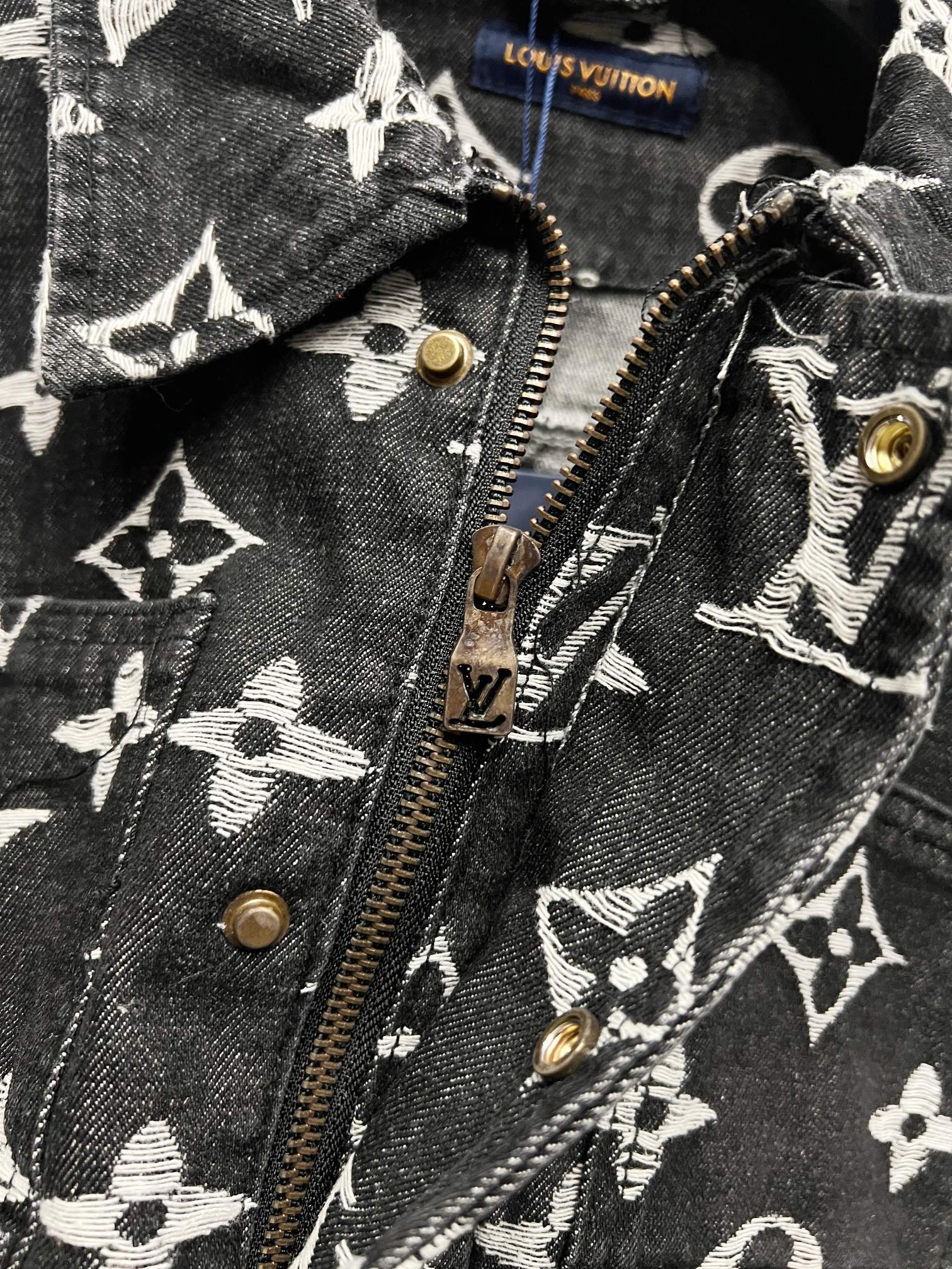 LV一比一老花丹寧外套 經典Monogram滿版圖騰設計| 13 LV一比一老花丹寧外套 經典Monogram滿版圖騰設計