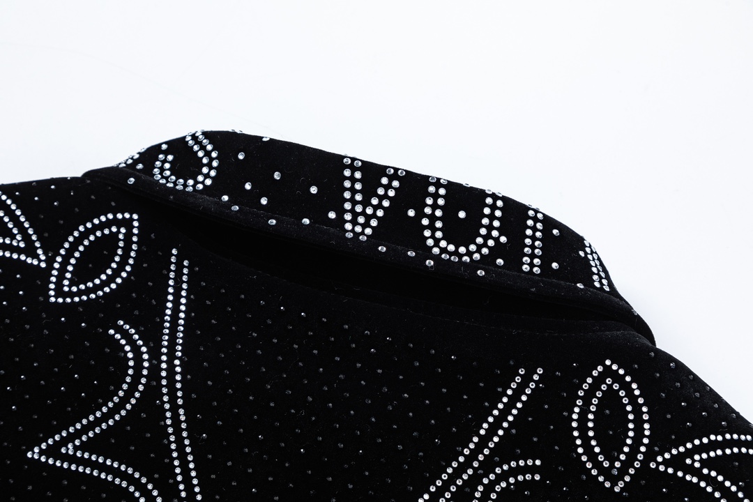 LV A貨黑色亮鑽Logo外套 奢華刺繡時尚潮流版型| 14 LV A貨黑色亮鑽Logo外套 奢華刺繡時尚潮流版型