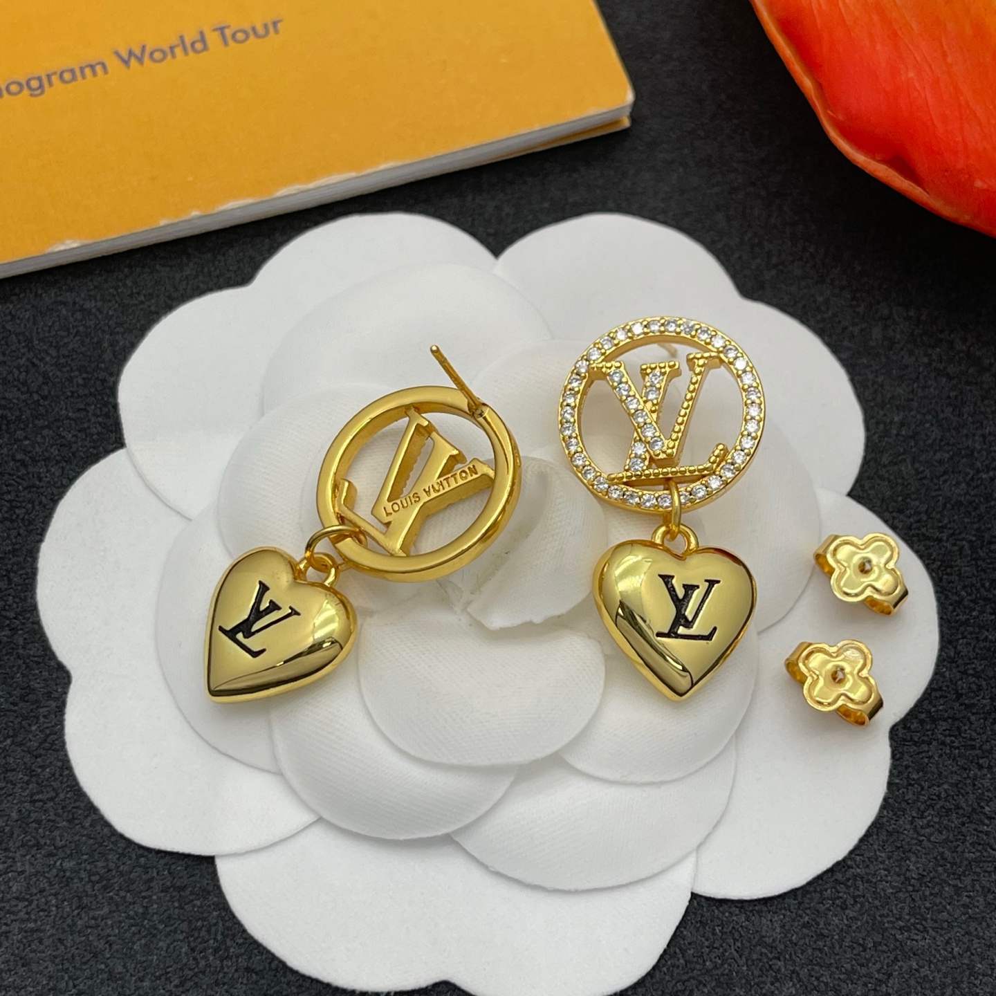 LV一比一耳環金色圈標愛心吊飾 時尚精緻造型推薦| 10 LV一比一耳環金色圈標愛心吊飾 時尚精緻造型推薦