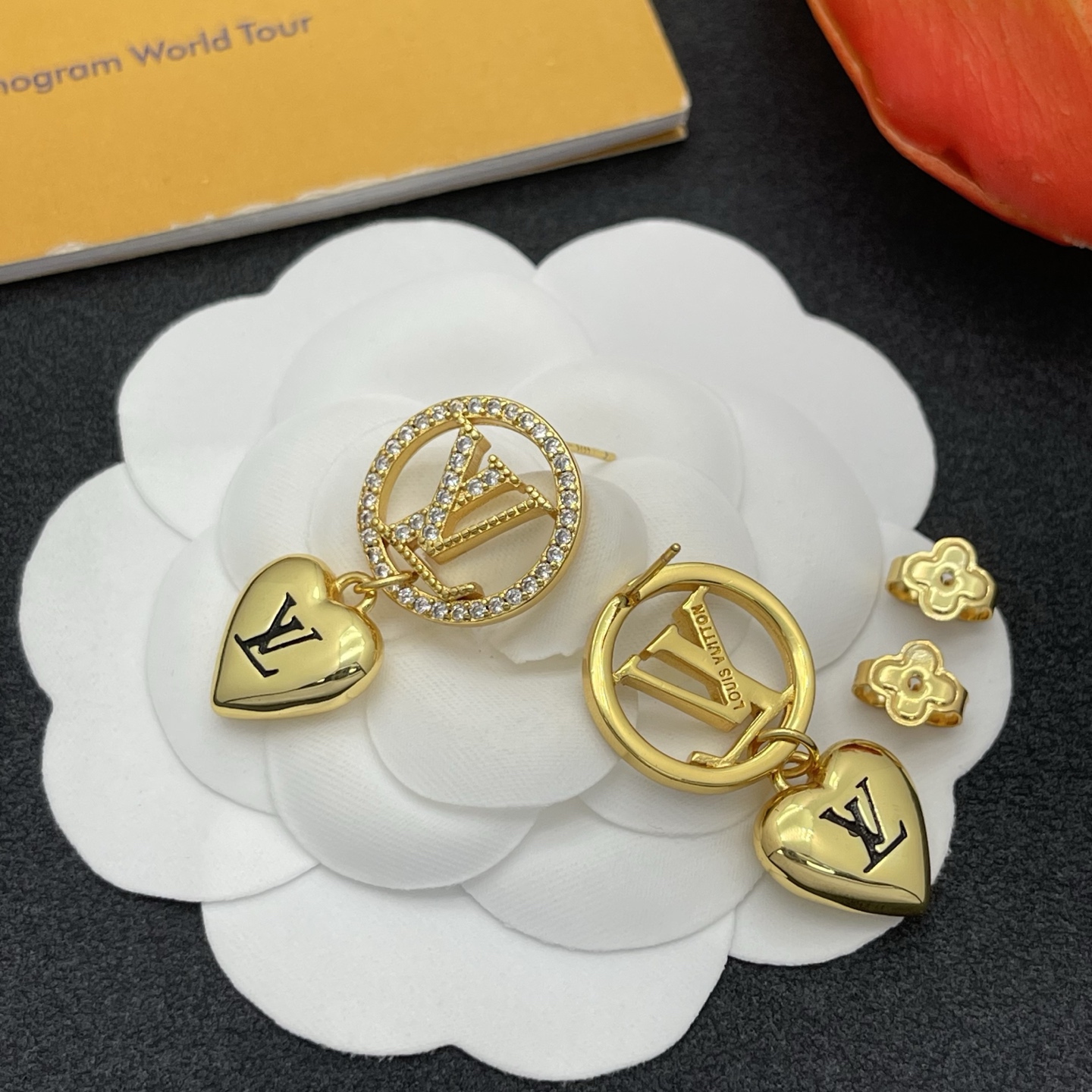 LV一比一耳環金色圈標愛心吊飾 時尚精緻造型推薦| 9 LV一比一耳環金色圈標愛心吊飾 時尚精緻造型推薦