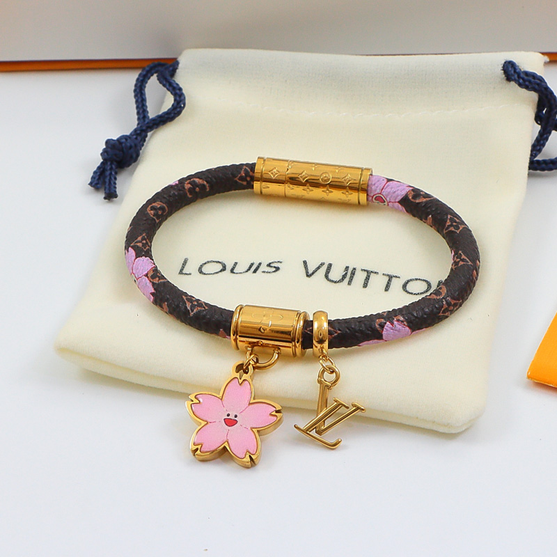 LV 高仿精品手鍊 櫻花吊飾設計可愛風 鋼扣安全好戴推薦款| 11 LV 高仿精品手鍊 櫻花吊飾設計可愛風 鋼扣安全好戴推薦款
