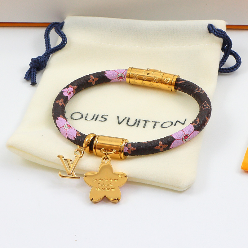 LV 高仿精品手鍊 櫻花吊飾設計可愛風 鋼扣安全好戴推薦款| 10 LV 高仿精品手鍊 櫻花吊飾設計可愛風 鋼扣安全好戴推薦款