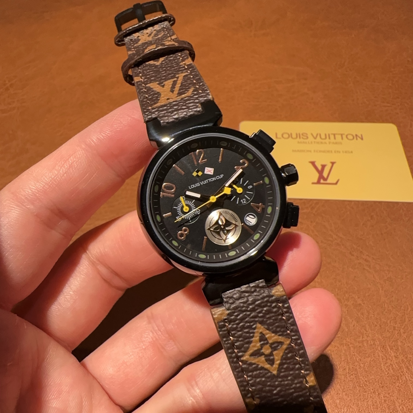 一比一LV CUP聯名款男士手錶 黑金配色計時功能真皮錶帶| 11 一比一LV CUP聯名款男士手錶 黑金配色計時功能真皮錶帶