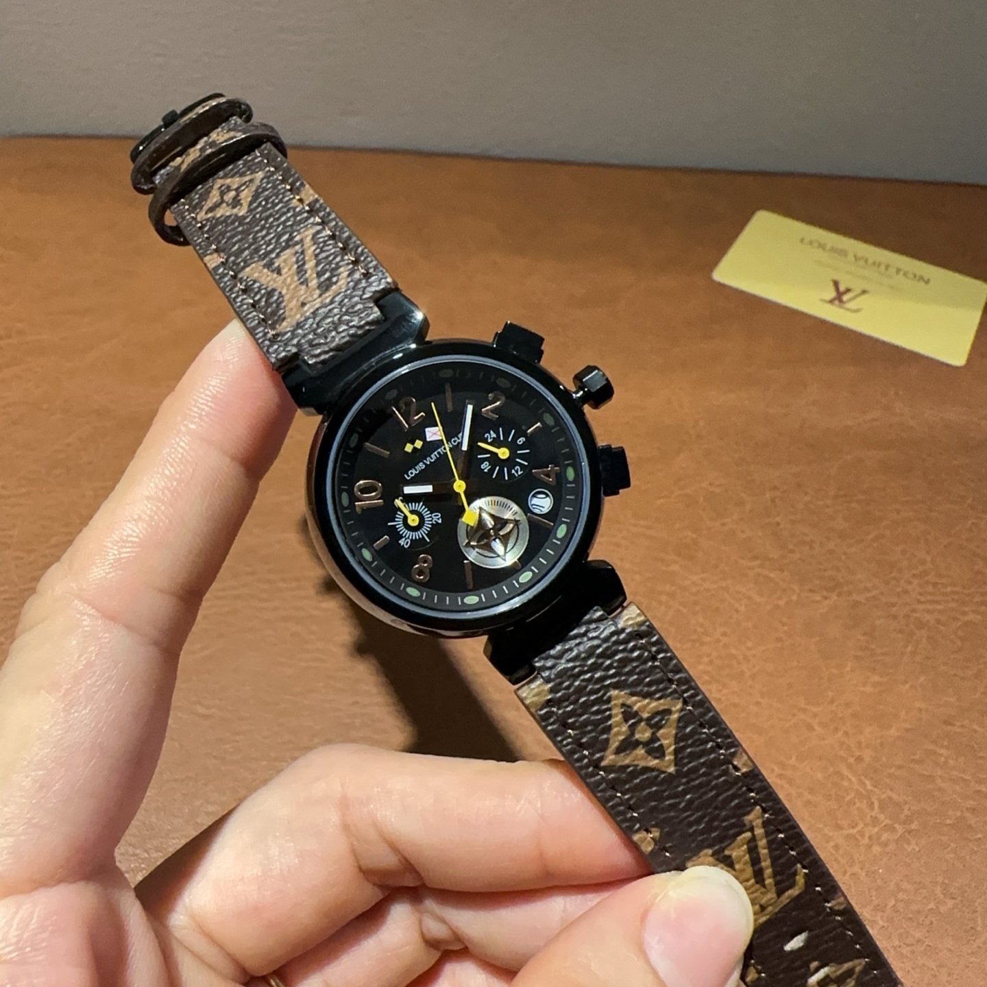 一比一LV CUP聯名款男士手錶 黑金配色計時功能真皮錶帶| 9 一比一LV CUP聯名款男士手錶 黑金配色計時功能真皮錶帶