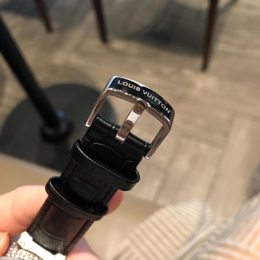 精品A貨LV鋯鑽計時手錶 銀面藍針男士真皮錶推薦| 9 精品A貨LV鋯鑽計時手錶 銀面藍針男士真皮錶推薦
