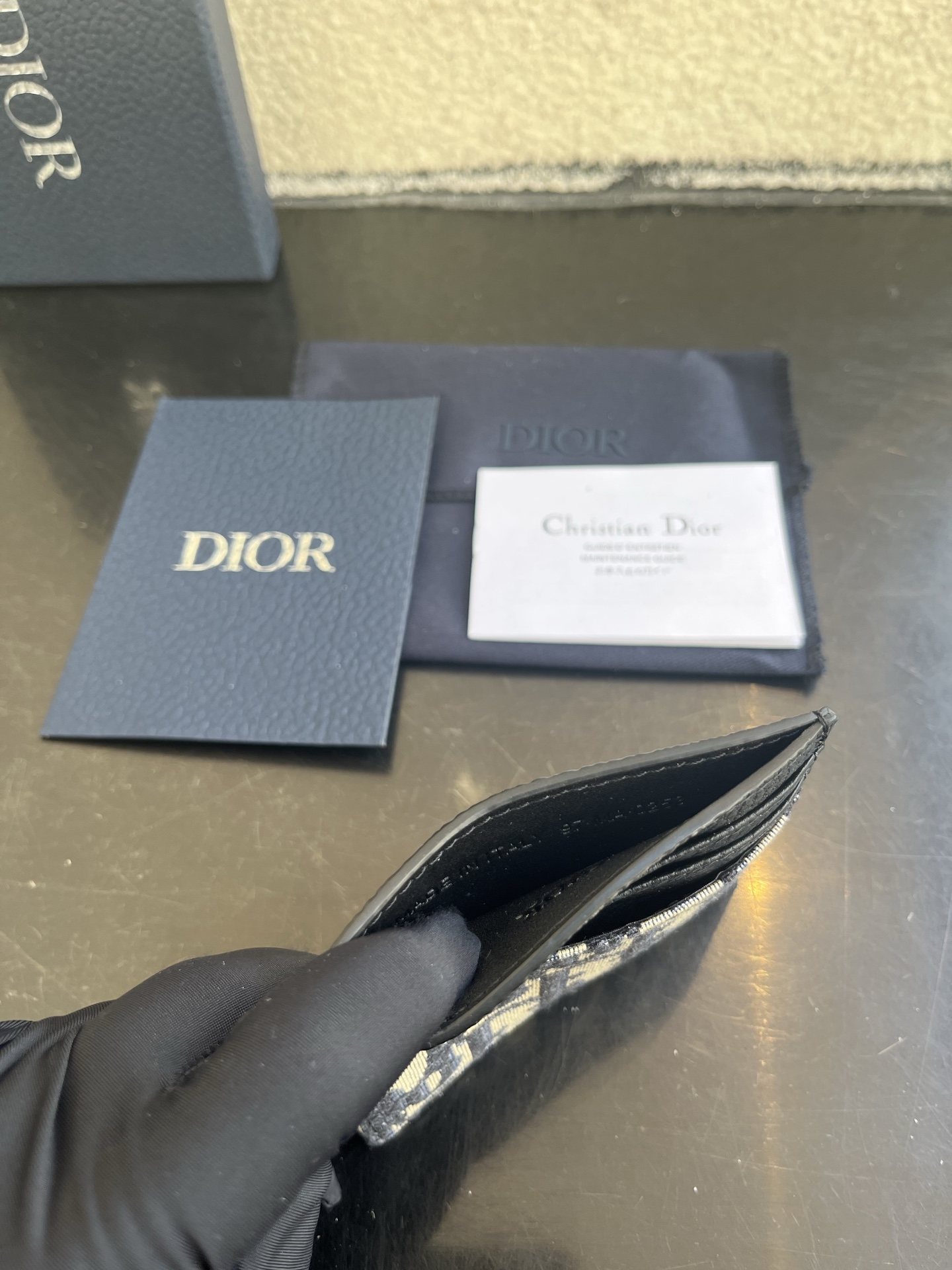Dior 高仿卡夾 男士米色老花拼黑皮設計 輕薄實用款| 7 Dior 高仿卡夾 男士米色老花拼黑皮設計 輕薄實用款