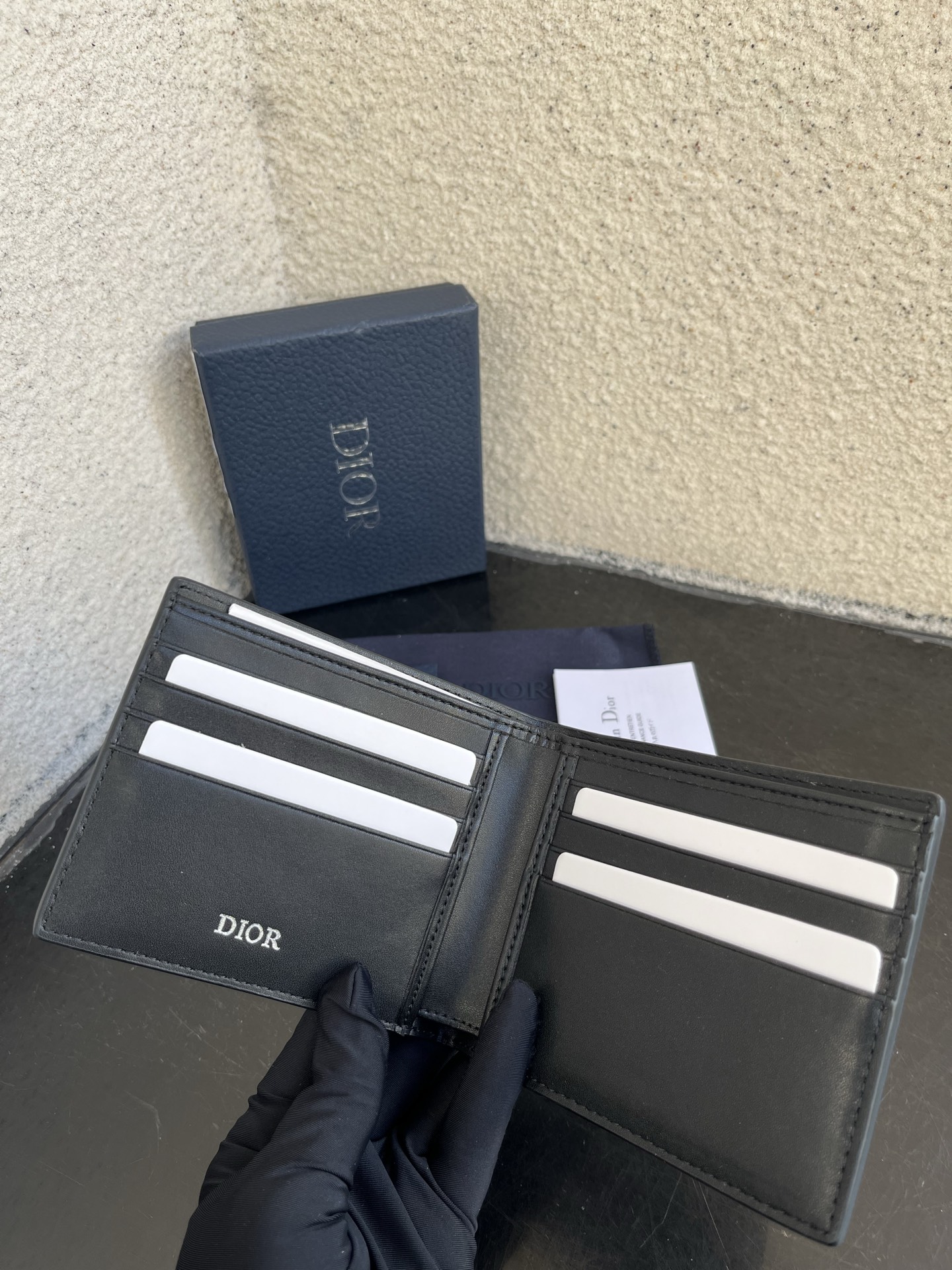 Dior 原單短夾 全黑荔枝皮 男士經典對折款| 8 Dior 原單短夾 全黑荔枝皮 男士經典對折款