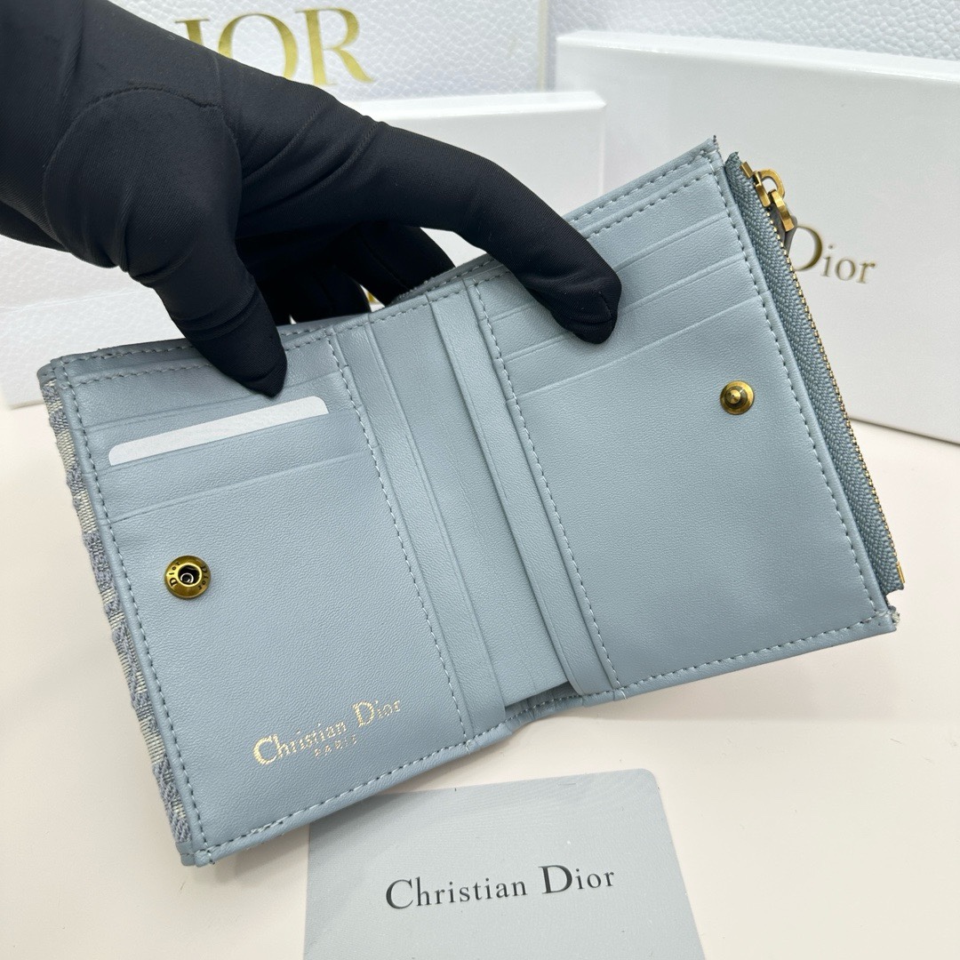 Dior一比一藍色短夾 女士精品帆布配皮款 百搭輕奢感| 9 Dior一比一藍色短夾 女士精品帆布配皮款 百搭輕奢感