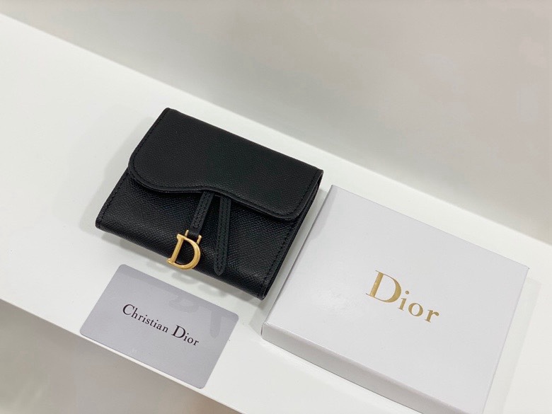 Dior原單短夾 黑色粒面皮革金D吊飾 女士極簡設計款| 10 Dior原單短夾 黑色粒面皮革金D吊飾 女士極簡設計款