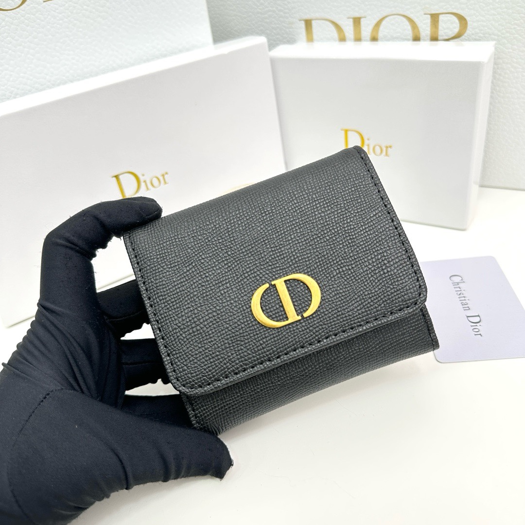 Dior高仿短夾 黑色粒面皮革 CD金屬標識 女士輕奢百搭款| 12 Dior高仿短夾 黑色粒面皮革 CD金屬標識 女士輕奢百搭款