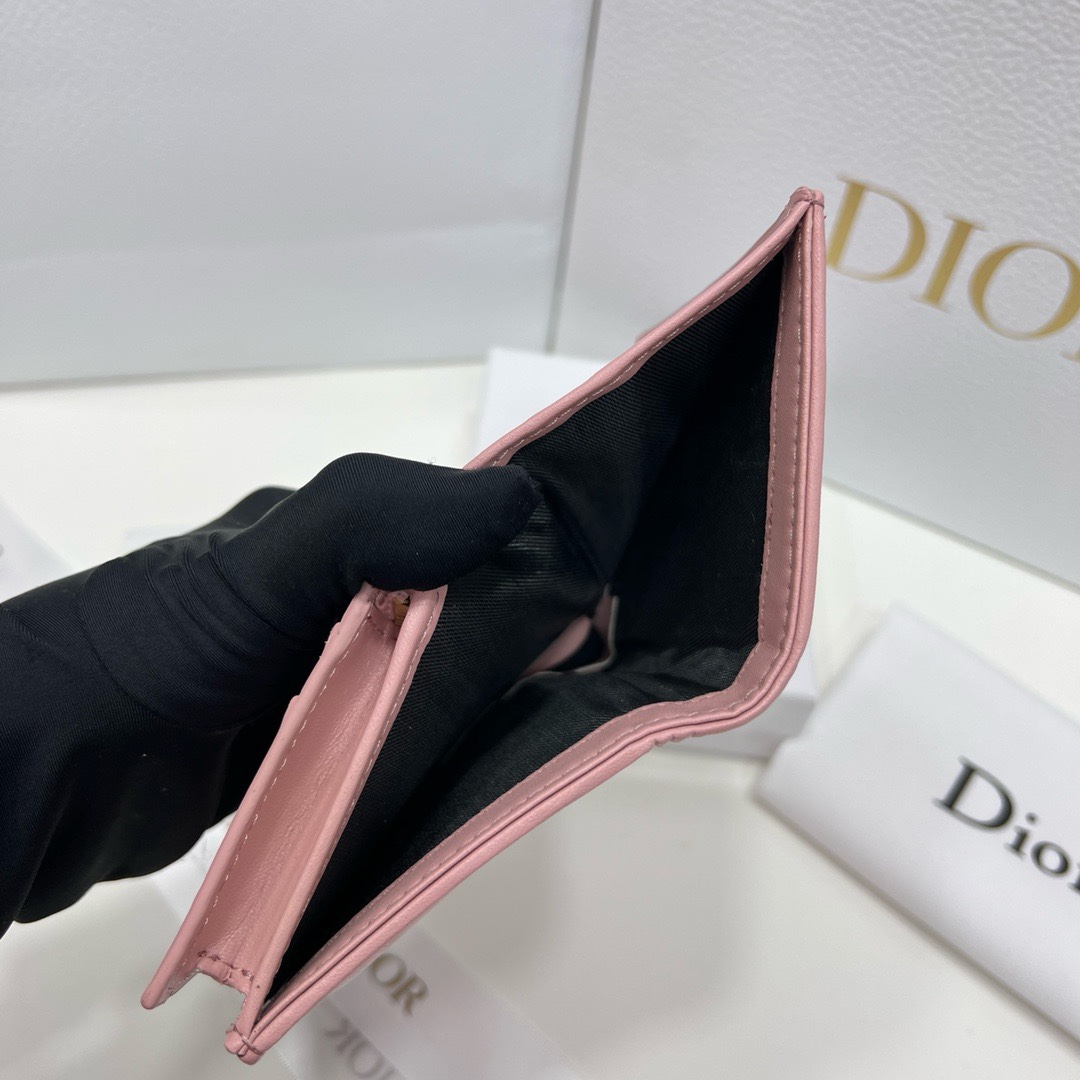 Dior原單短夾 粉色Lady Dior縫線設計 女生甜美百搭款| 7 Dior原單短夾 粉色Lady Dior縫線設計 女生甜美百搭款
