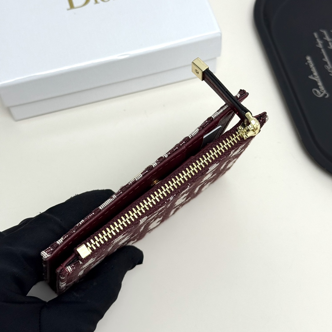 Dior高仿拉鍊卡夾 酒紅帆布設計 女士高辨識度精品小包| 12 Dior高仿拉鍊卡夾 酒紅帆布設計 女士高辨識度精品小包