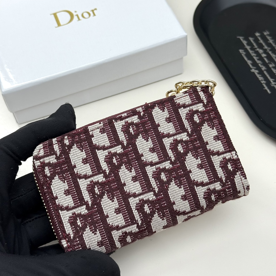Dior高仿卡夾 女士Oblique酒紅拉鍊款 金屬CD標鑰匙掛鉤設計| 12 Dior高仿卡夾 女士Oblique酒紅拉鍊款 金屬CD標鑰匙掛鉤設計