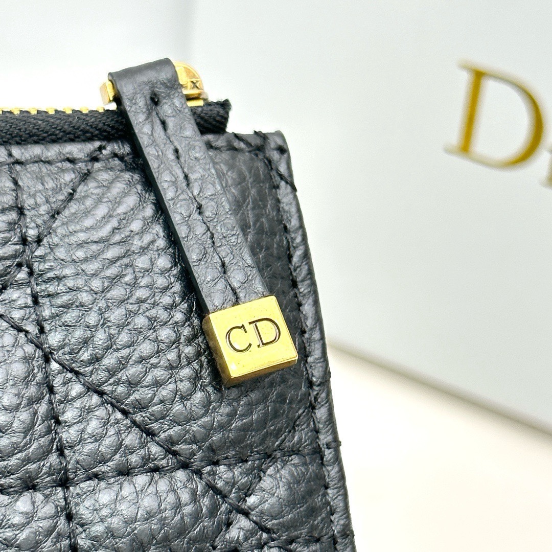 Dior高仿短夾 女士藤格紋黑色小牛皮 金屬CD標精品卡包設計| 9 Dior高仿短夾 女士藤格紋黑色小牛皮 金屬CD標精品卡包設計