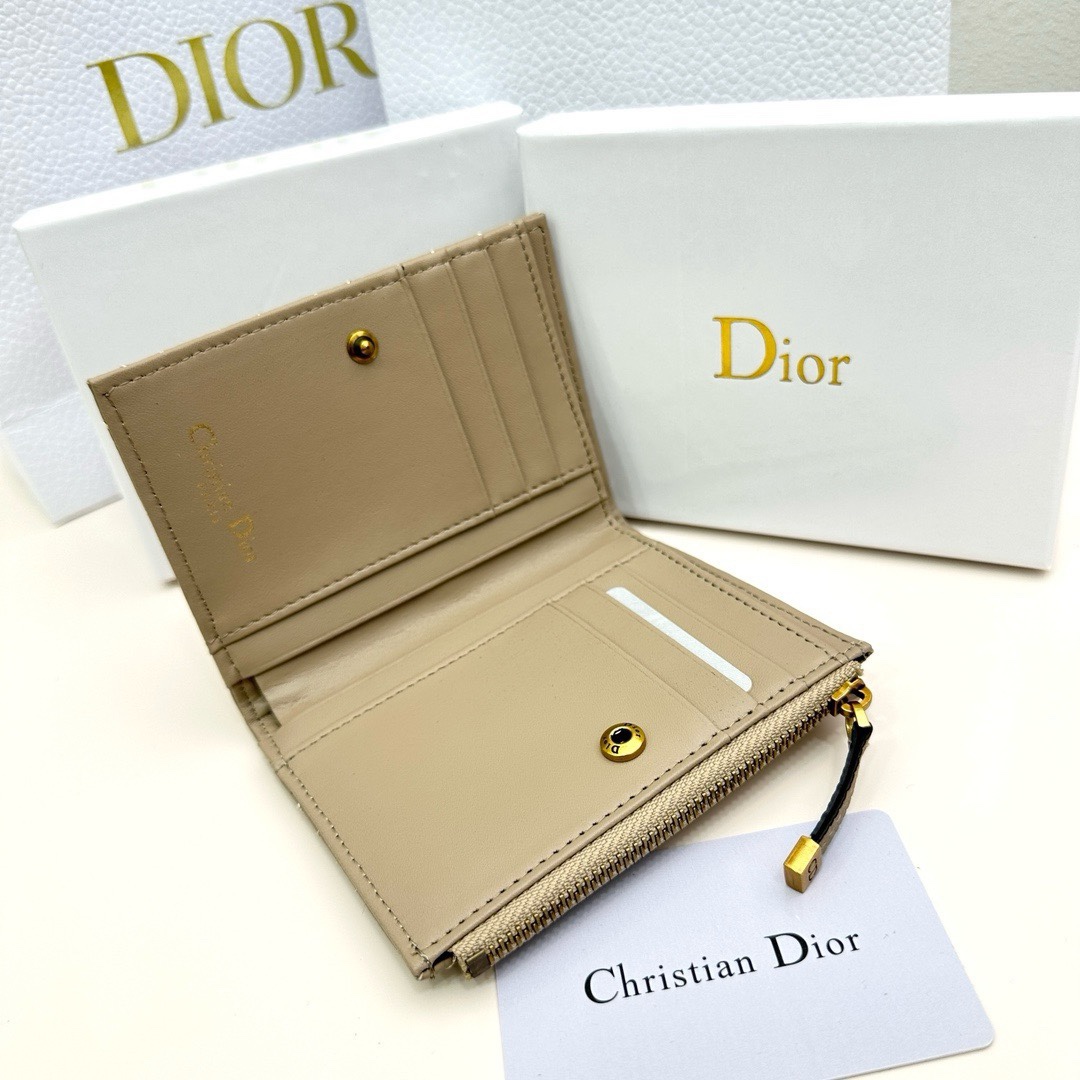 Dior一比一短夾 女士米杏色藤格紋小牛皮 氣質百搭設計款| 10 Dior一比一短夾 女士米杏色藤格紋小牛皮 氣質百搭設計款