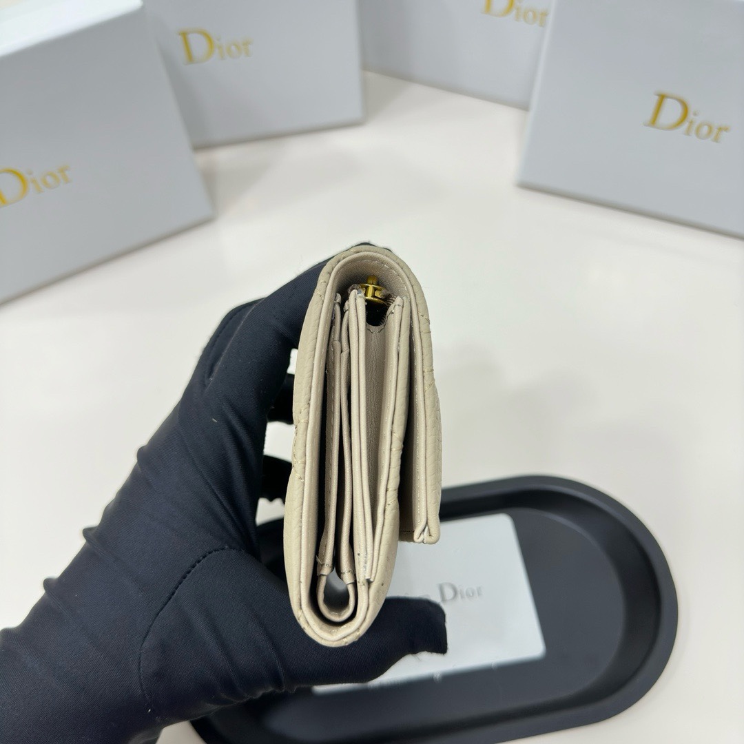 Dior一比一短夾 男士米杏色藤格紋小牛皮 CD標識設計百搭款| 11 Dior一比一短夾 男士米杏色藤格紋小牛皮 CD標識設計百搭款