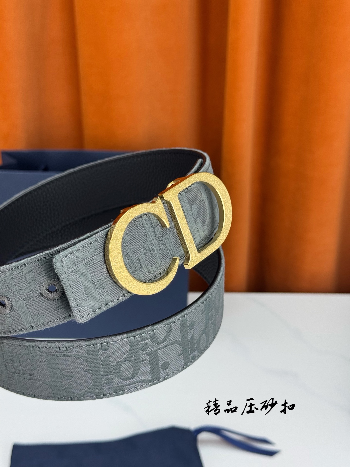 Dior 高仿男士 CD 金扣皮帶 經典灰壓紋款| 9 Dior 高仿男士 CD 金扣皮帶 經典灰壓紋款